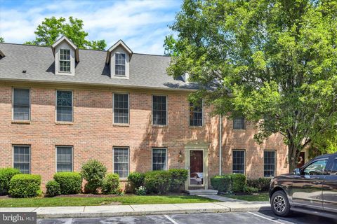Townhouse For Sale - 1487 Olde Oak Court<br/> MECHANICSBURG, PA 17050