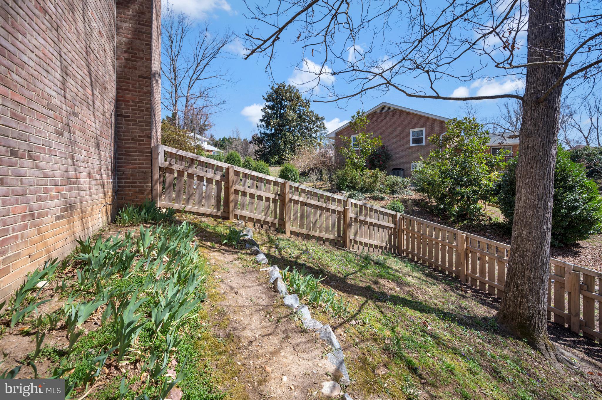 SPRING VALLEY - Residential