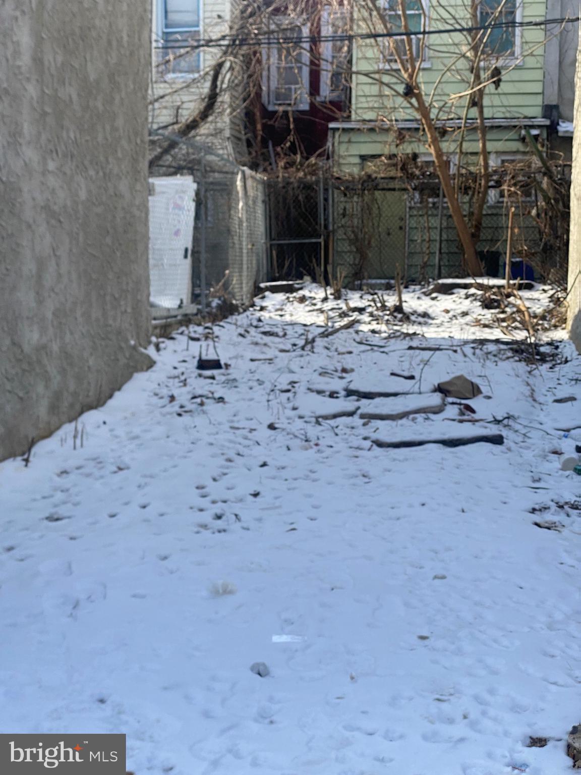 PHILADELPHIA (NORTH) - Land