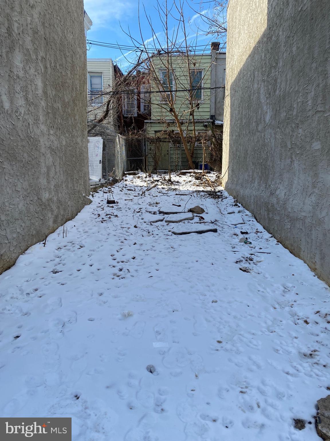 PHILADELPHIA (NORTH) - Land