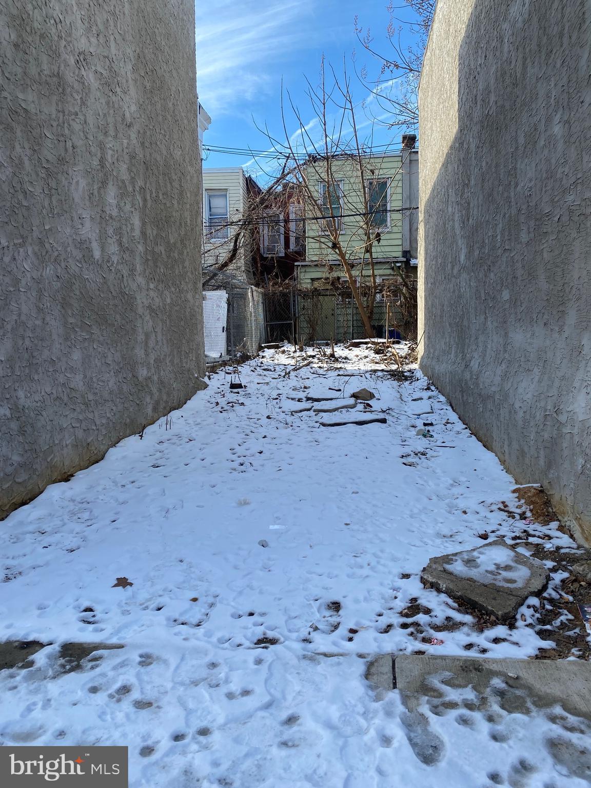 PHILADELPHIA (NORTH) - Land