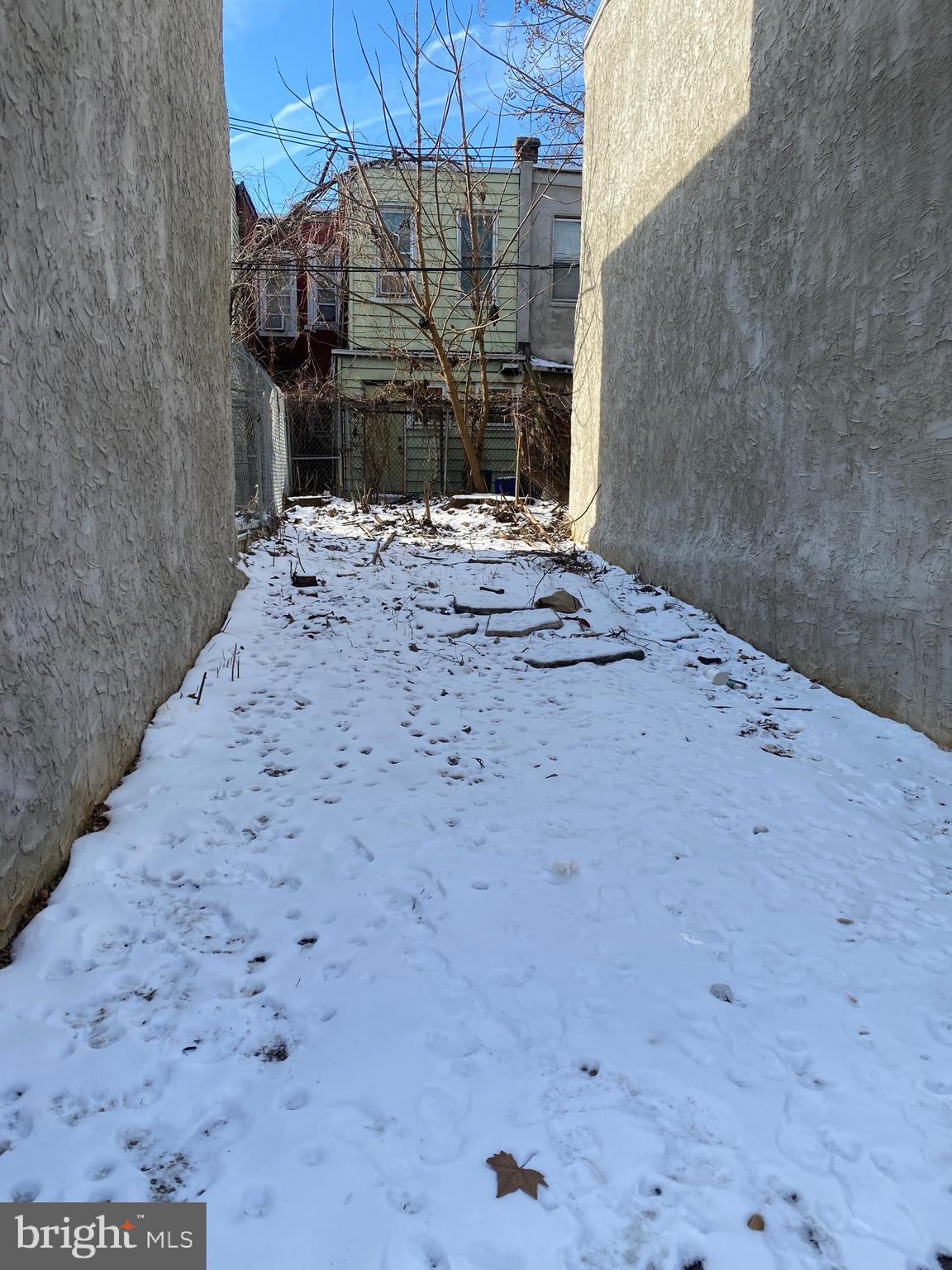 PHILADELPHIA (NORTH) - Land