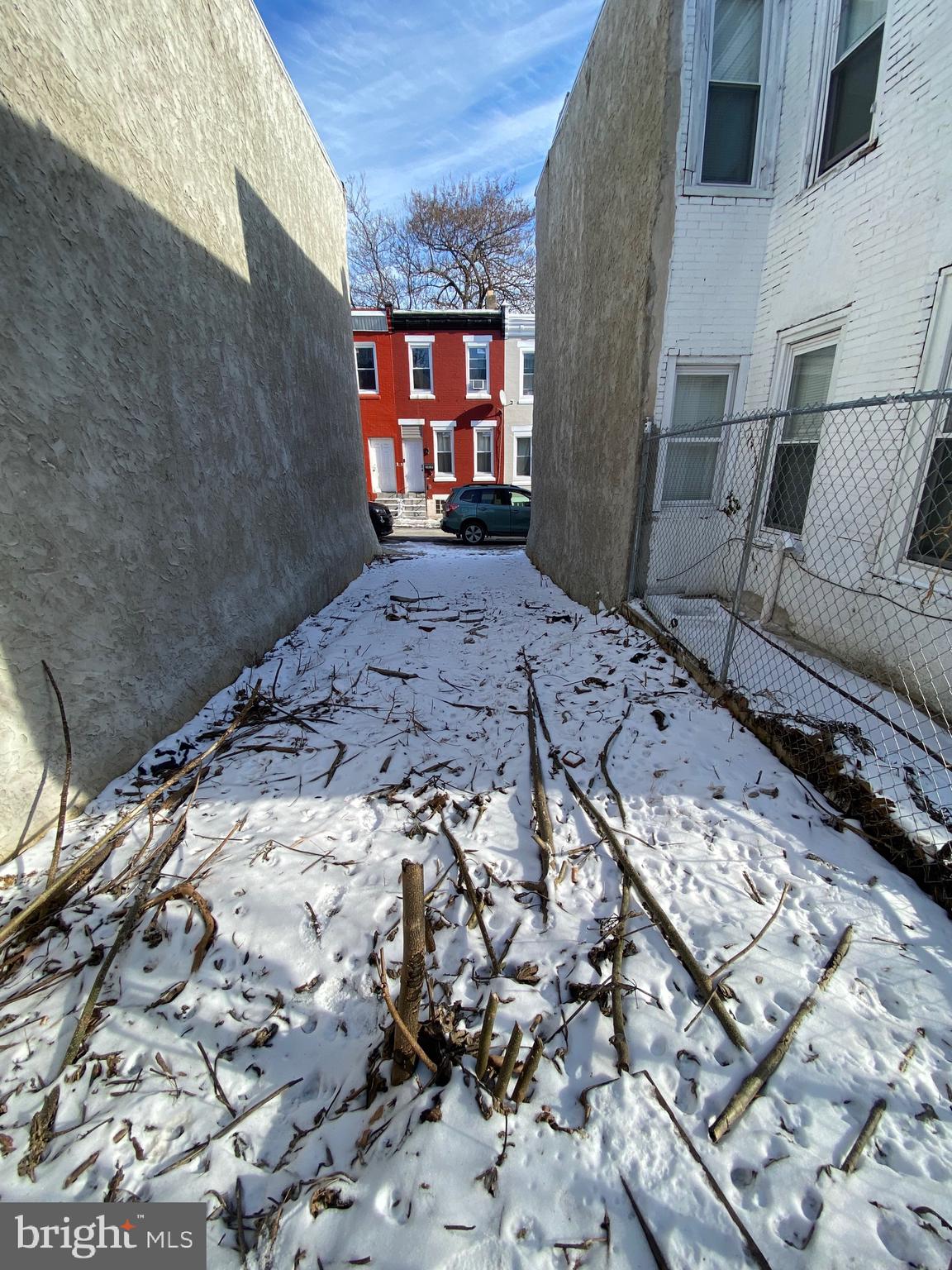 PHILADELPHIA (NORTH) - Land