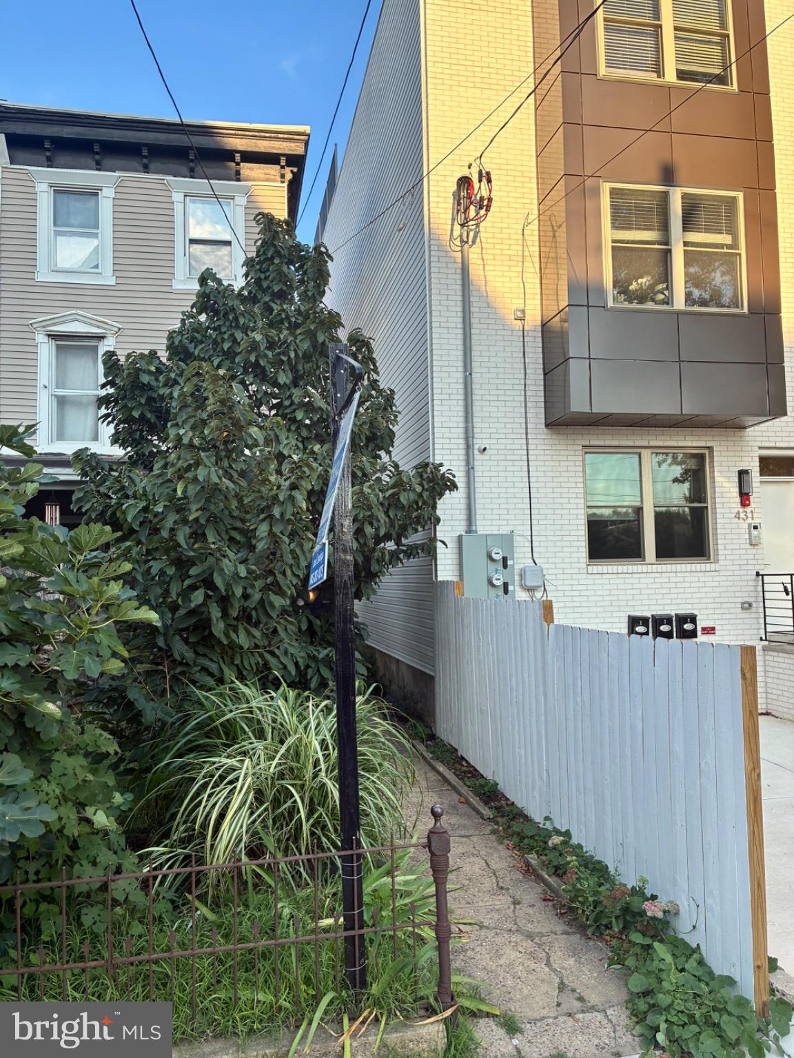 433 N 41ST STREET