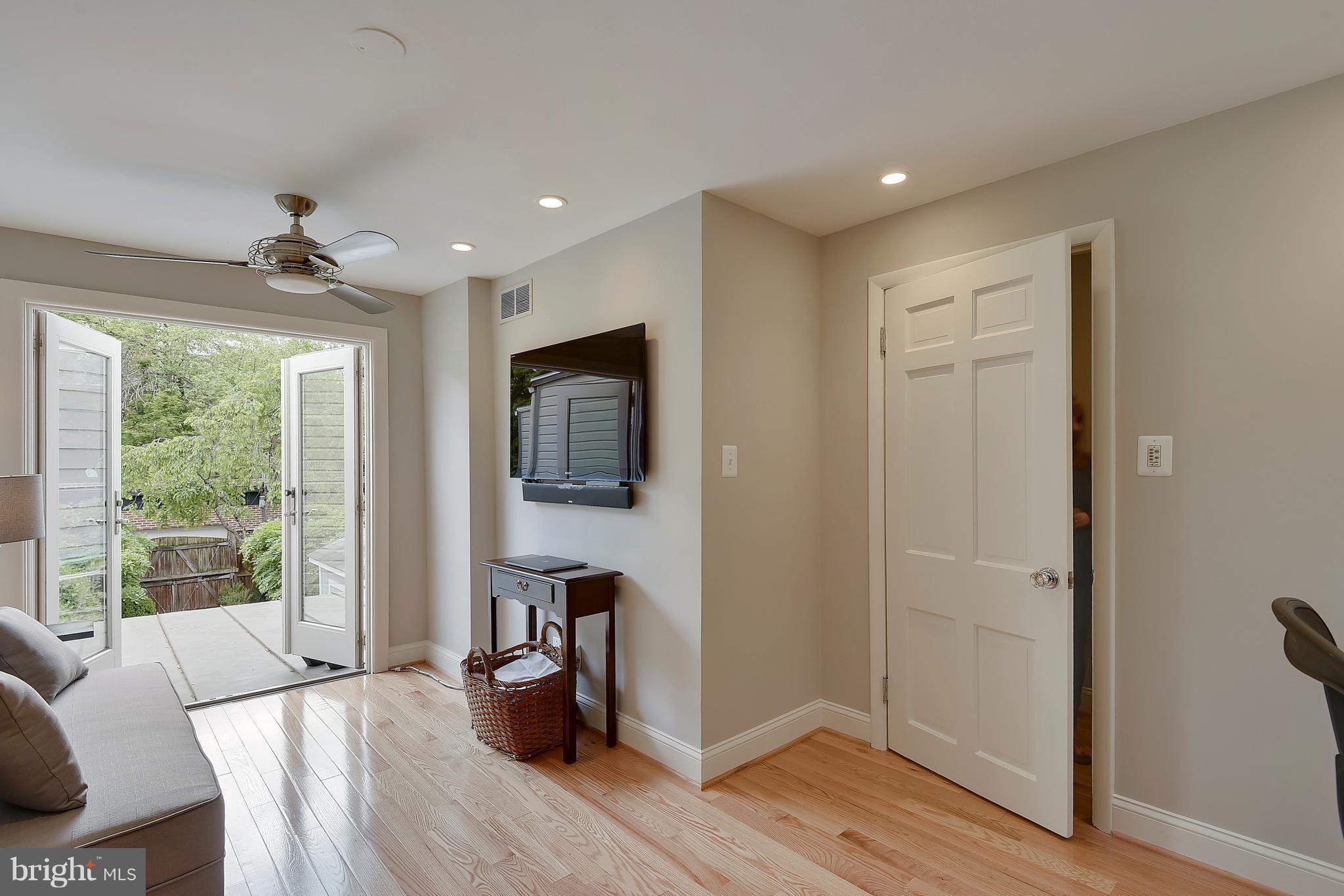 CARRIAGE WORKS - Residential