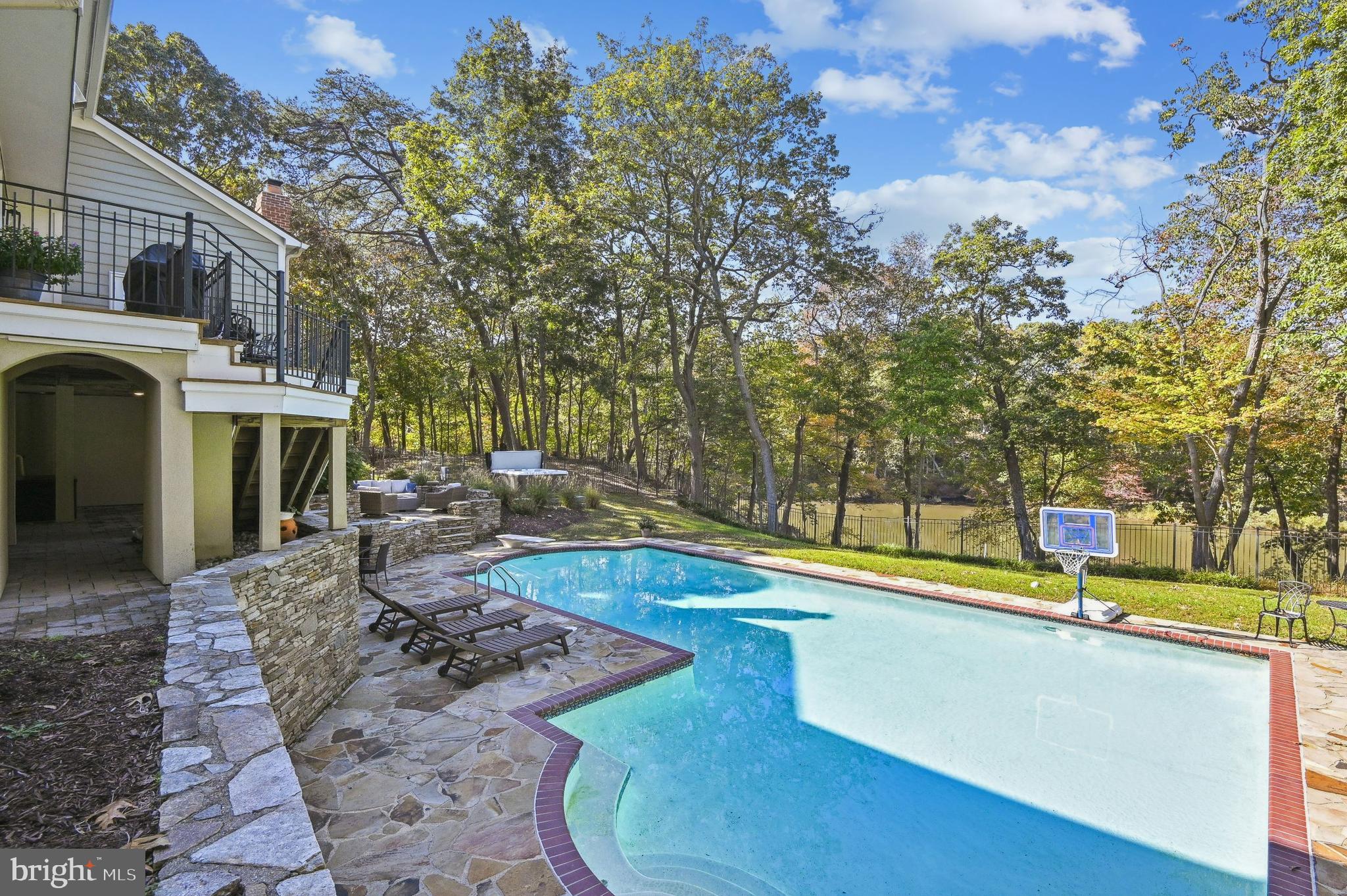 ULMSTEAD COVE - Residential