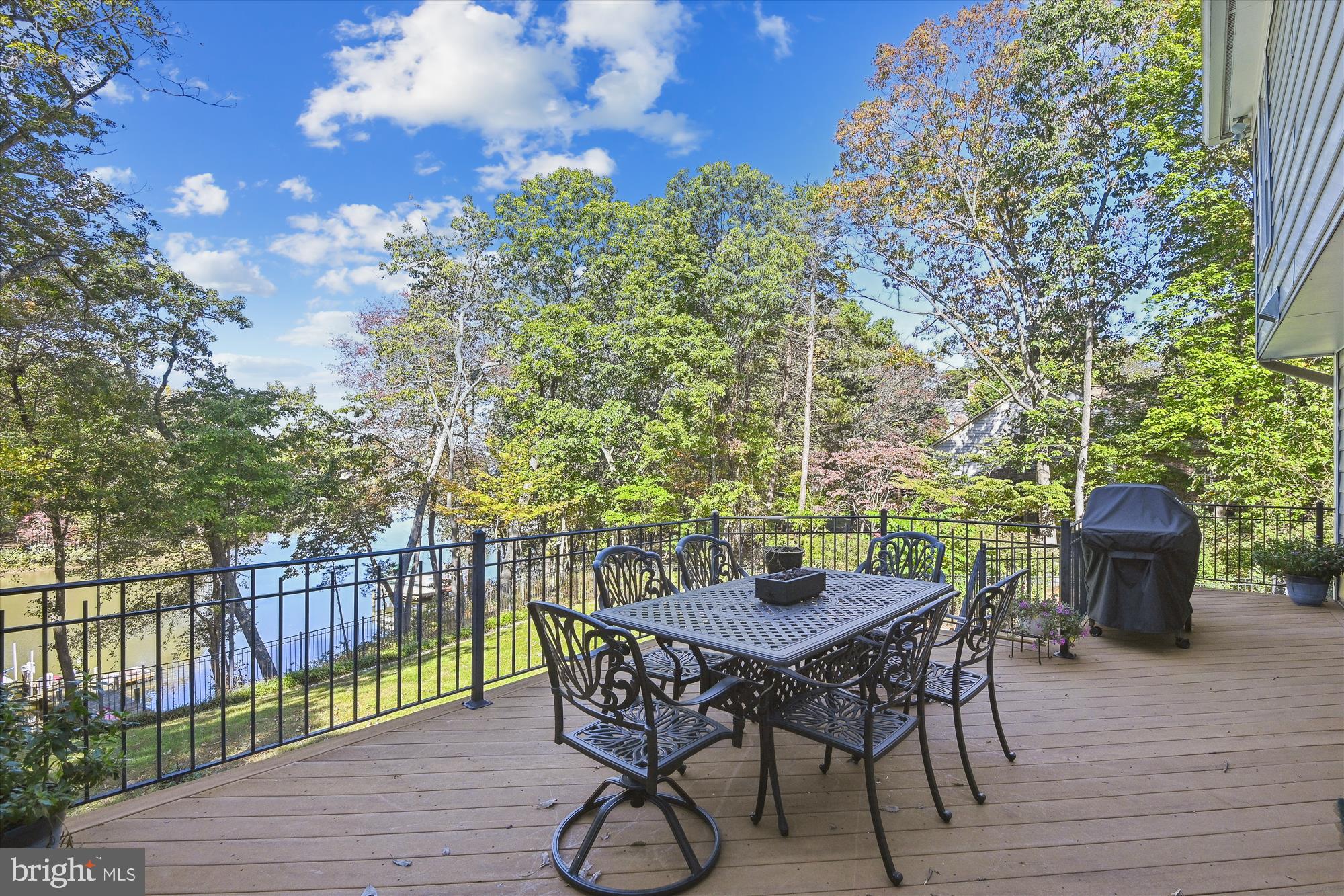 ULMSTEAD COVE - Residential