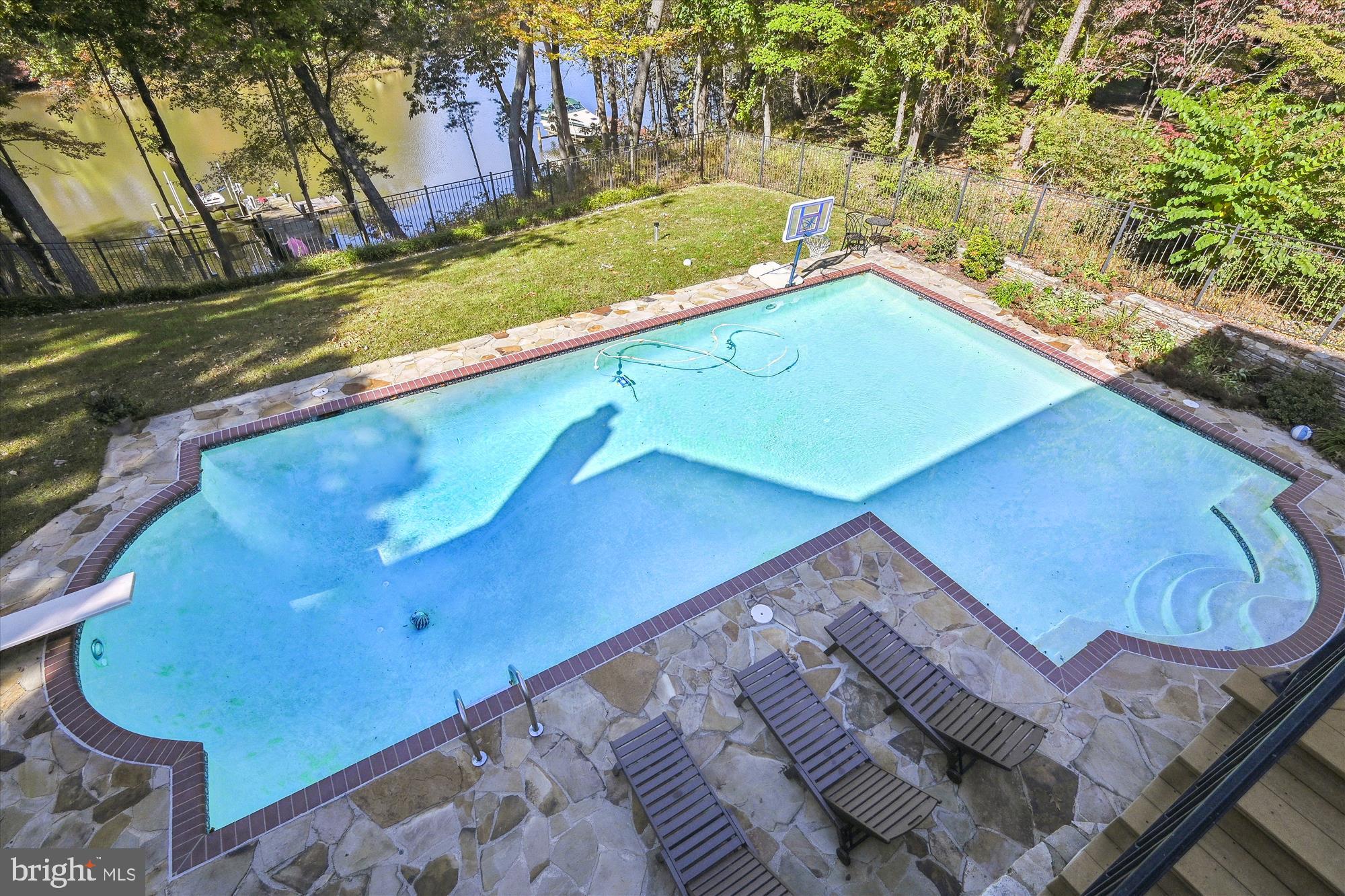 ULMSTEAD COVE - Residential