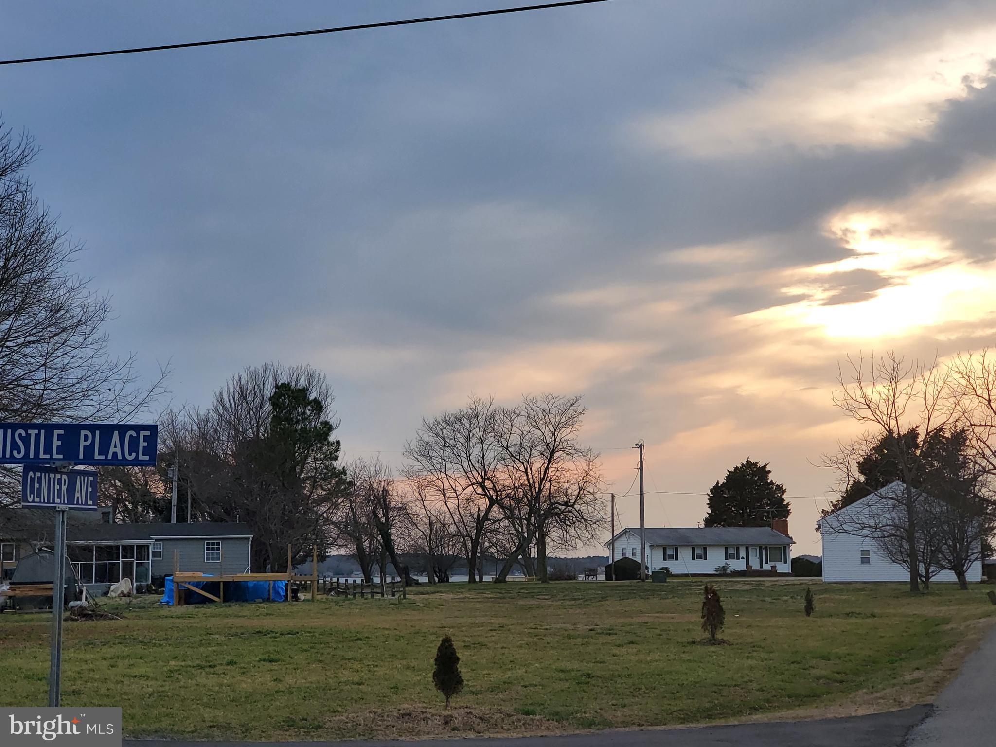 MILL POINT SHORES - Land