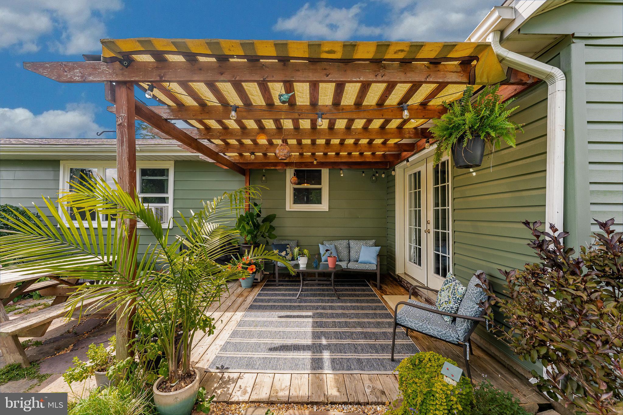 215 N 10TH STREET