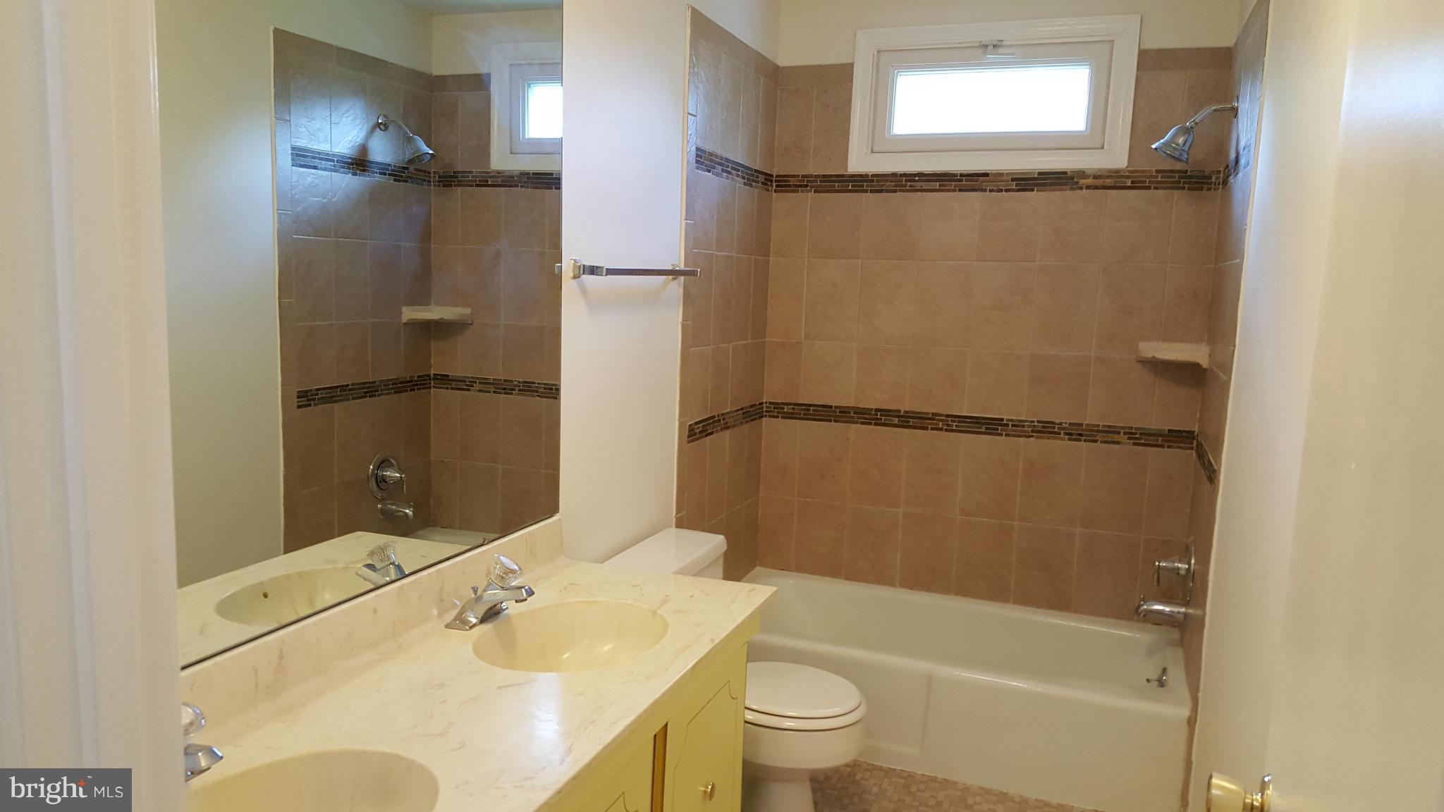 SHARON WOODS - Residential Lease