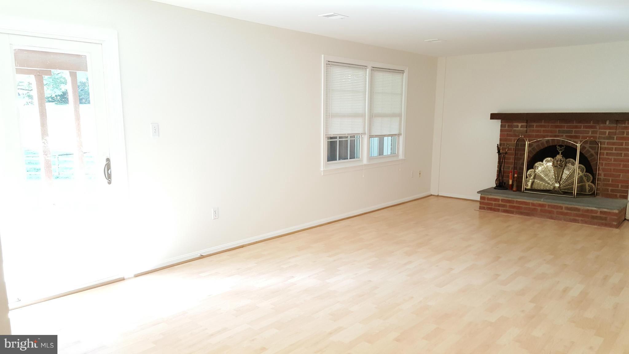 SHARON WOODS - Residential Lease