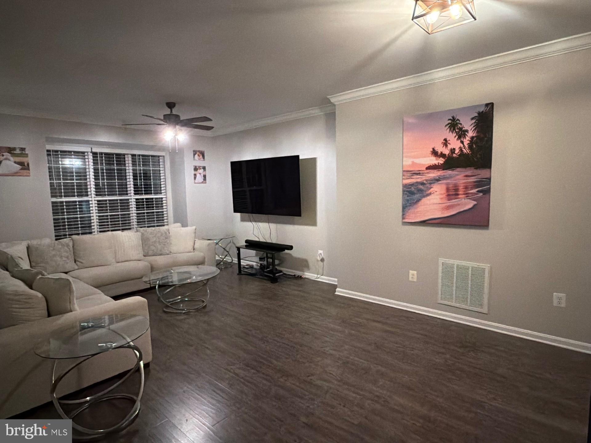 528 MCARTHUR TERRACE NE