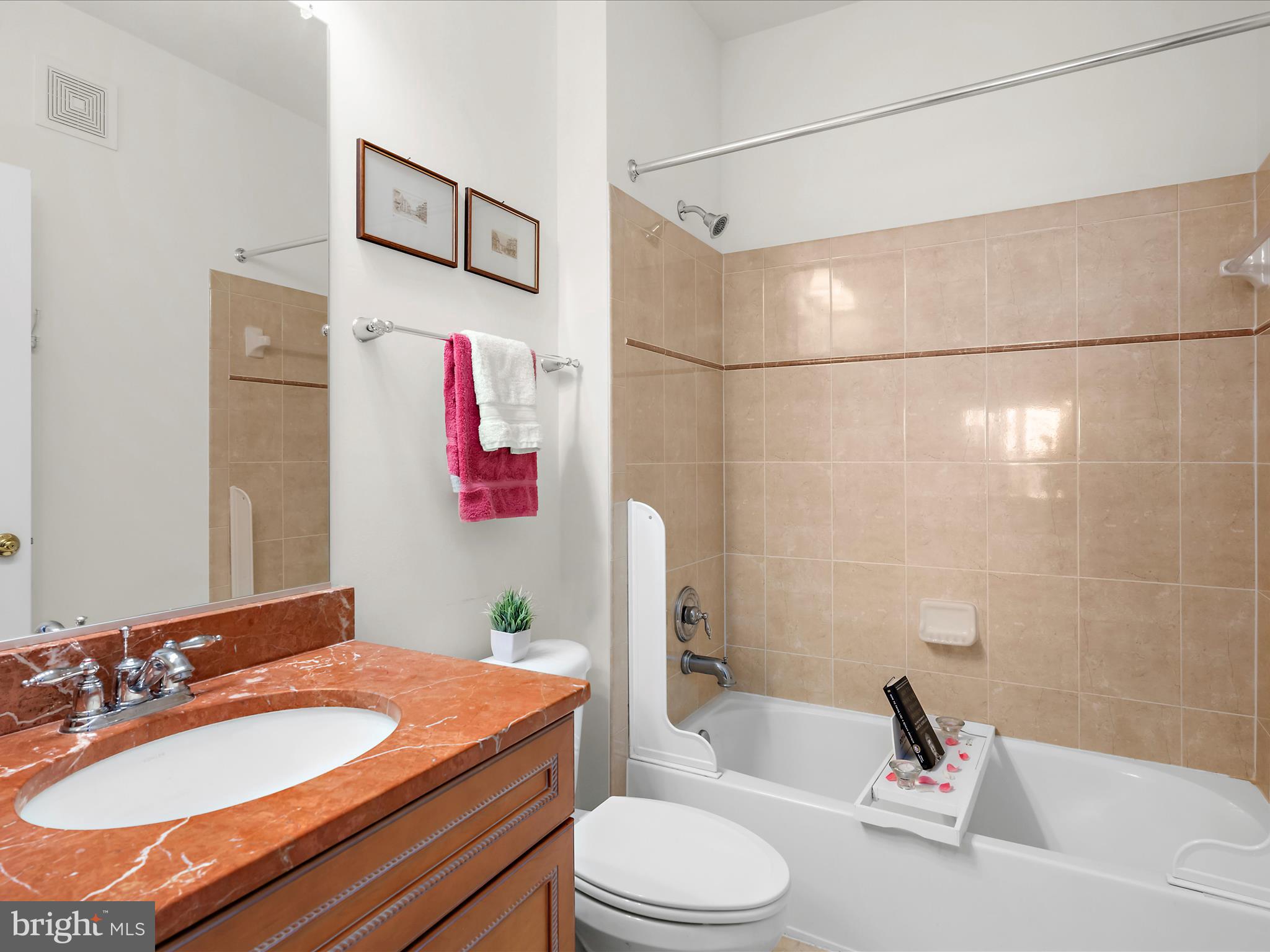 GATHERINGS AT LYNDWOOD - Residential