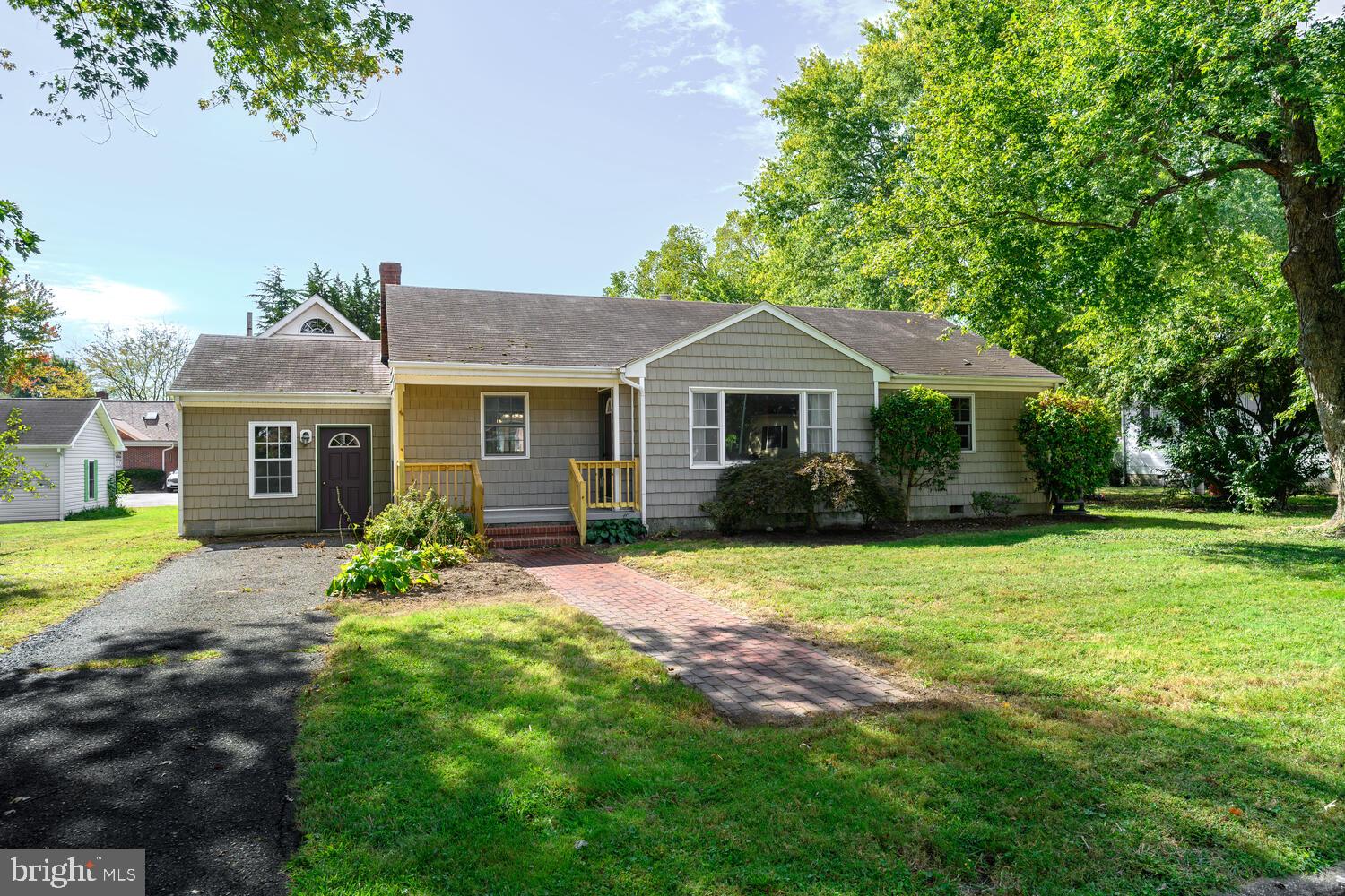 304 W OAK AVENUE