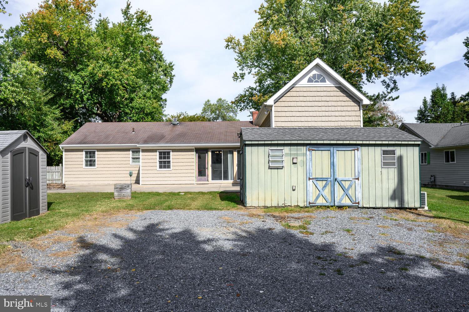 304 W OAK AVENUE