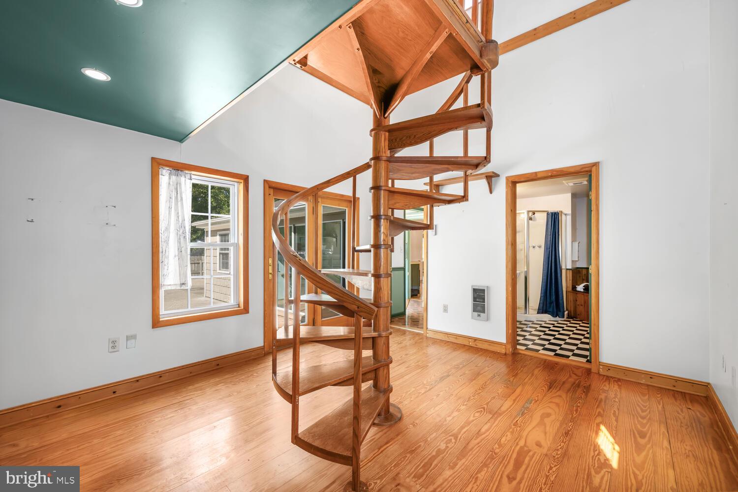 EASTON - Residential