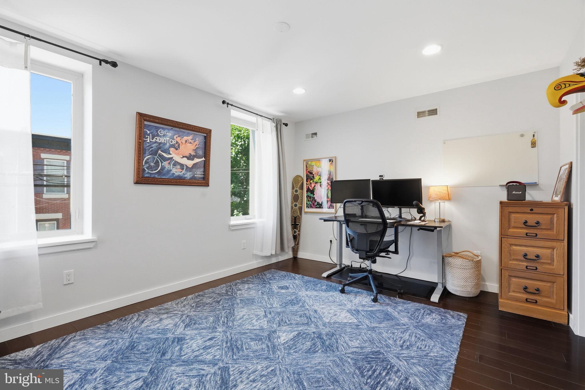 POINT BREEZE - Residential
