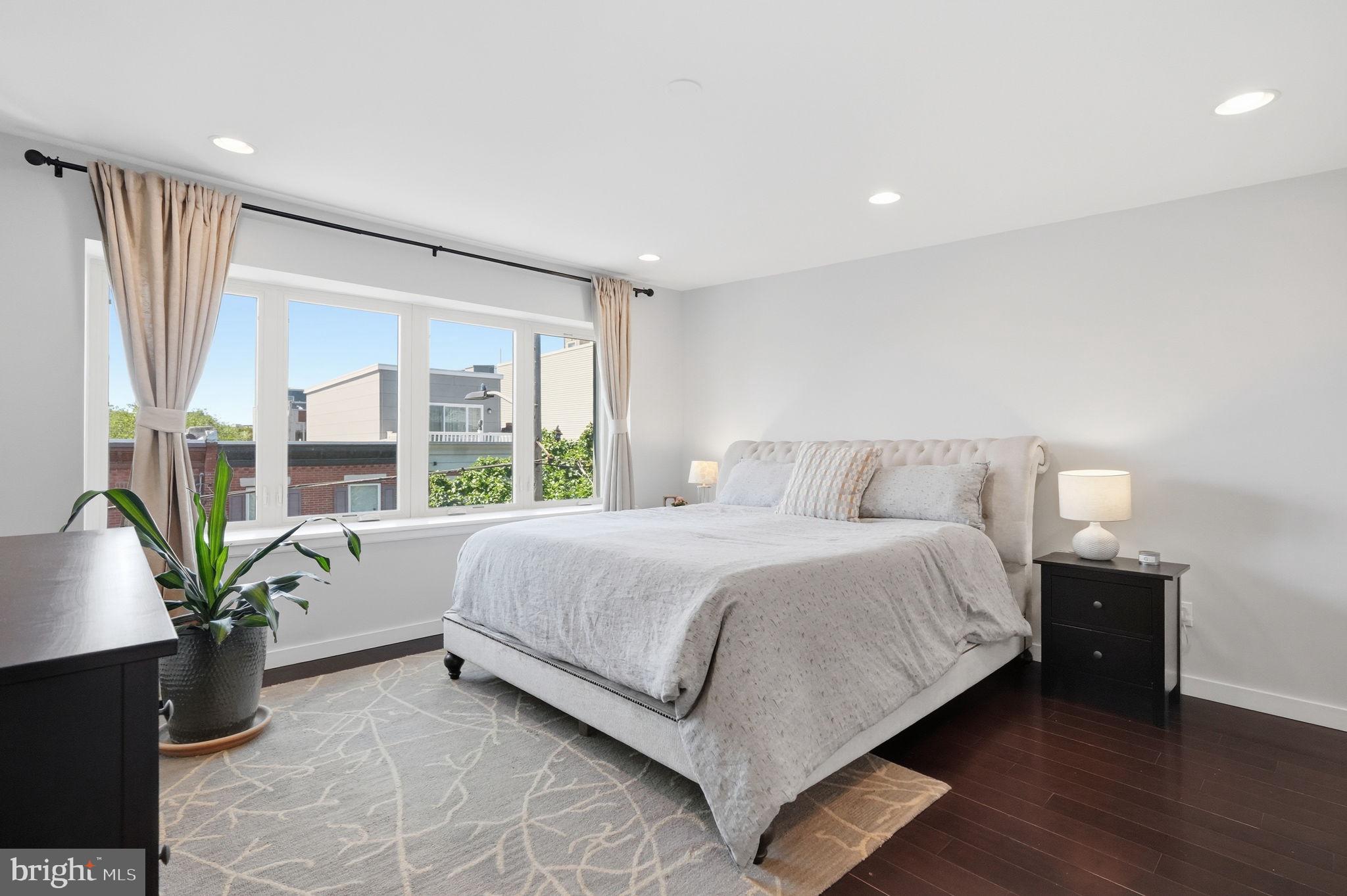 POINT BREEZE - Residential