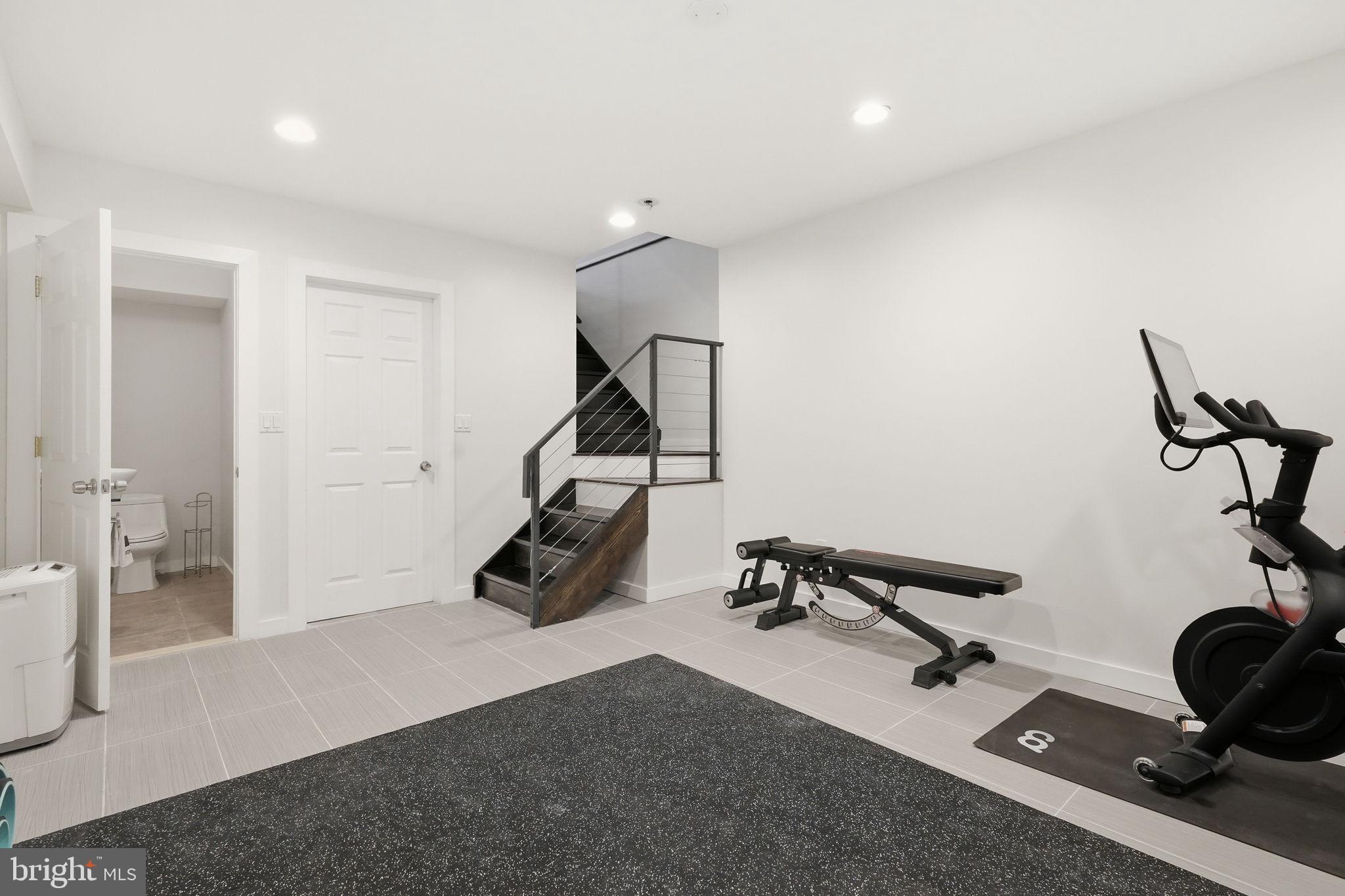 POINT BREEZE - Residential