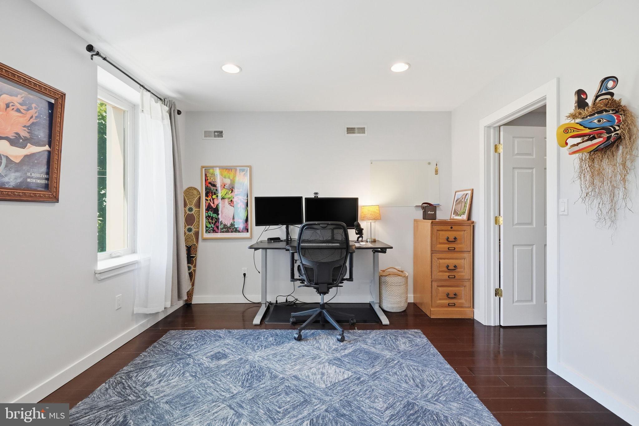 POINT BREEZE - Residential