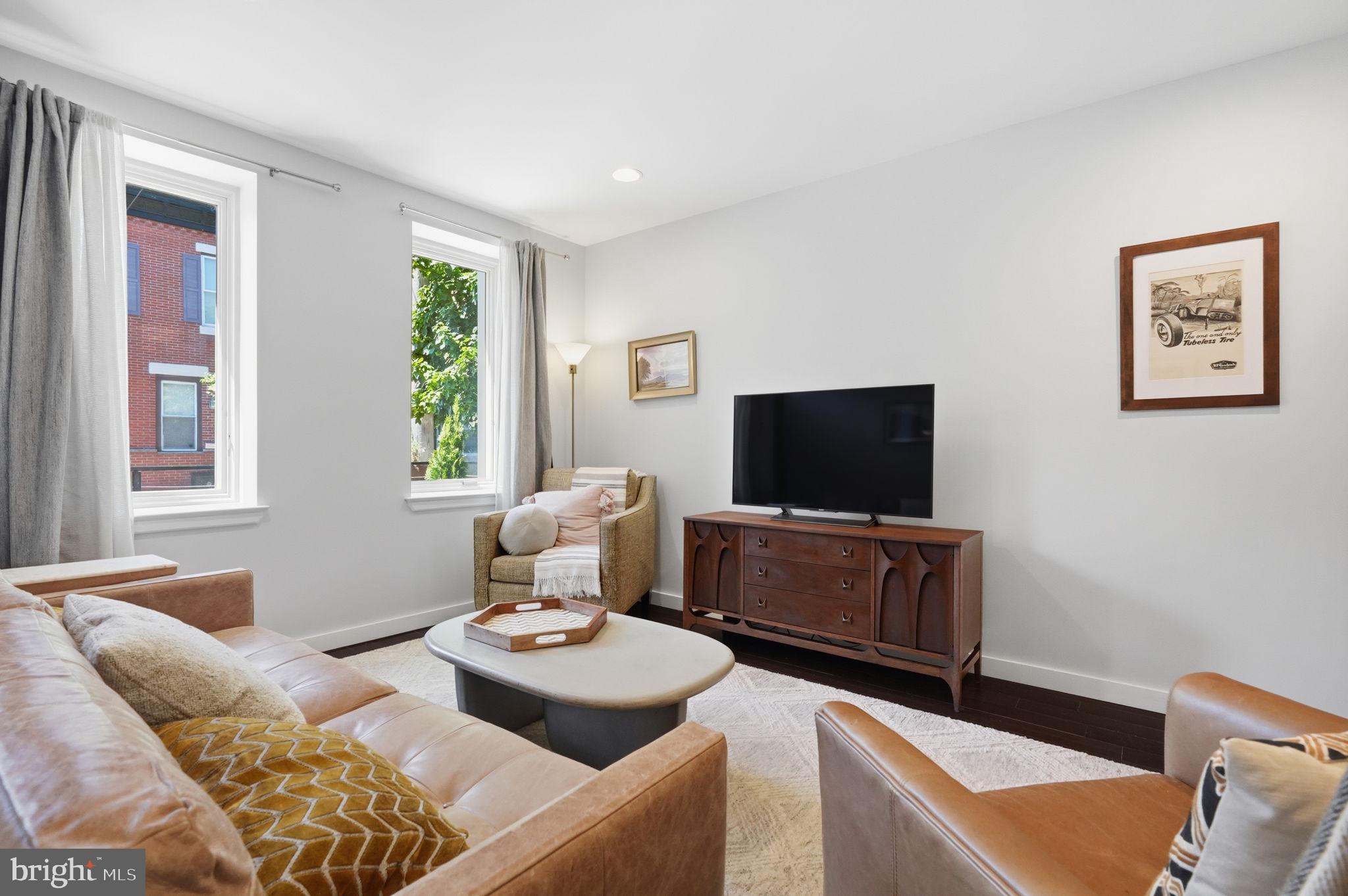POINT BREEZE - Residential