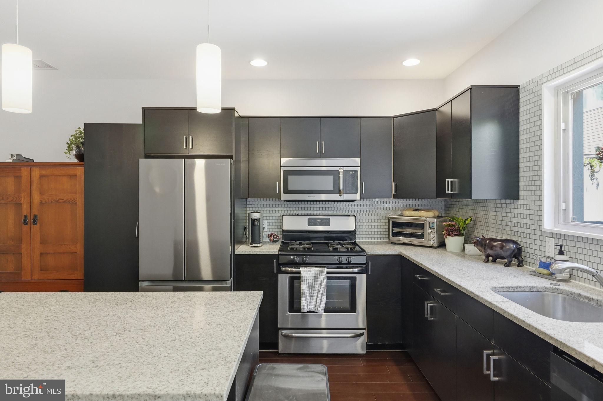 POINT BREEZE - Residential