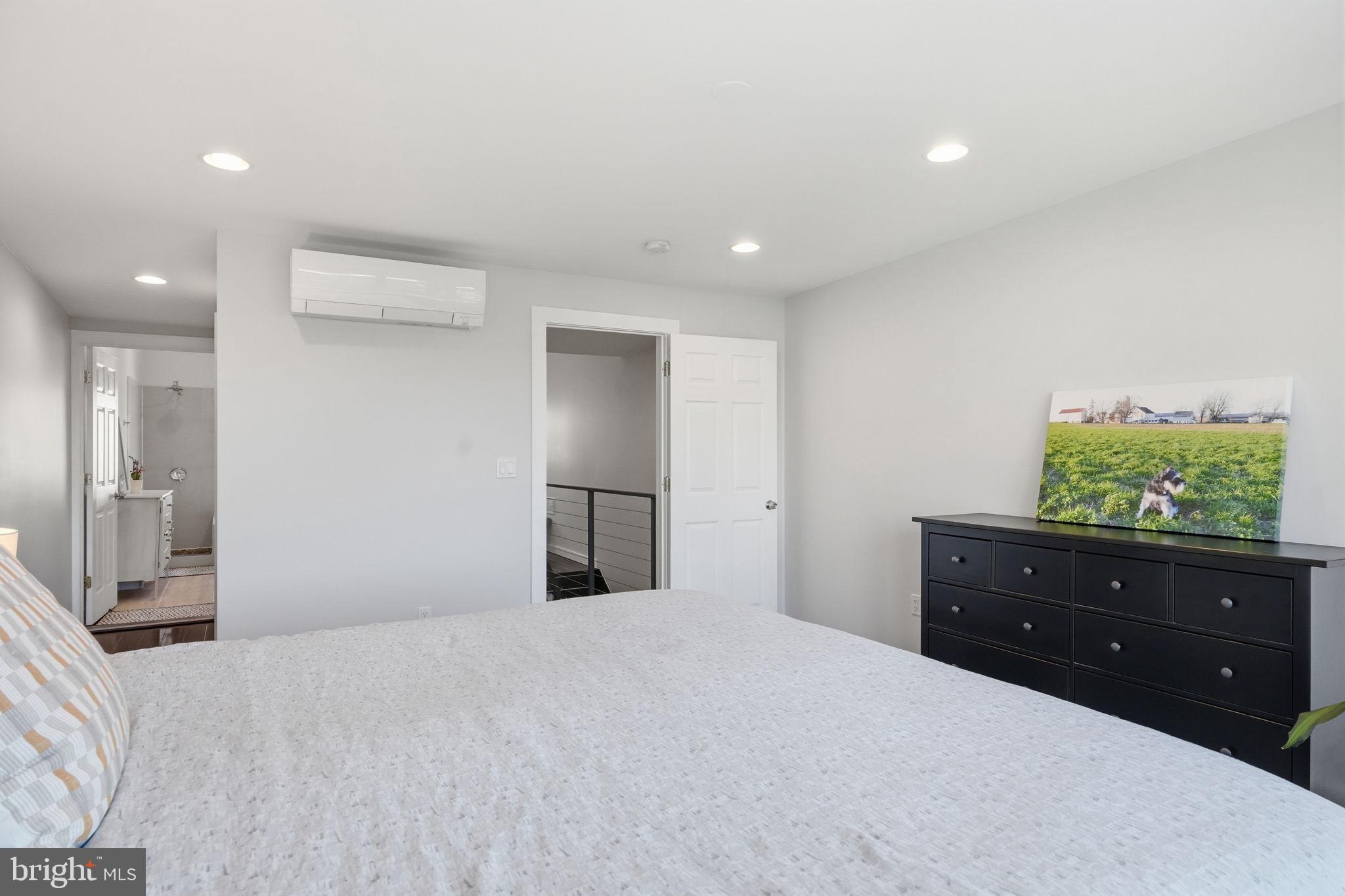 POINT BREEZE - Residential