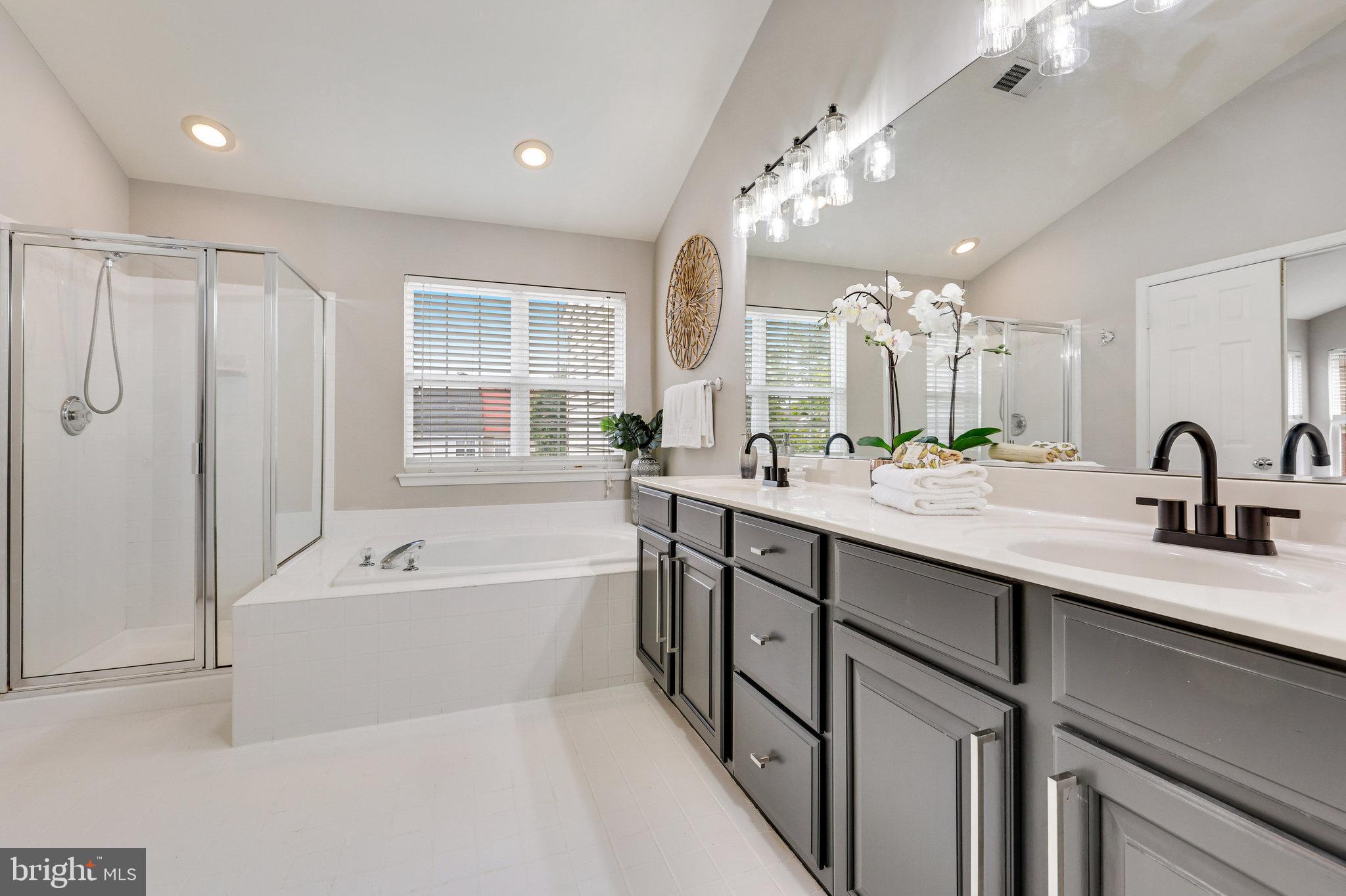 LAKES AT RED ROCK - Residential