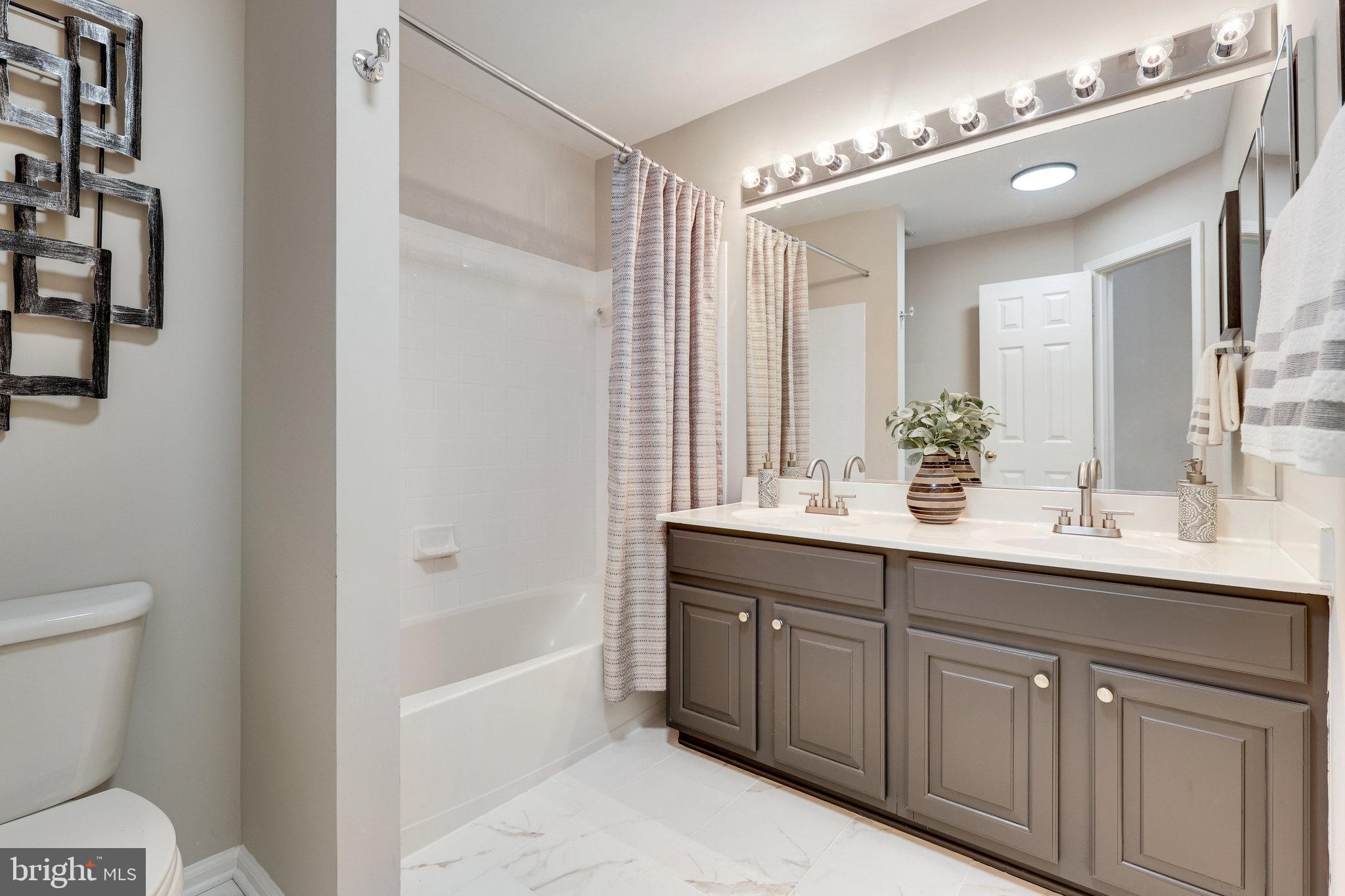 LAKES AT RED ROCK - Residential