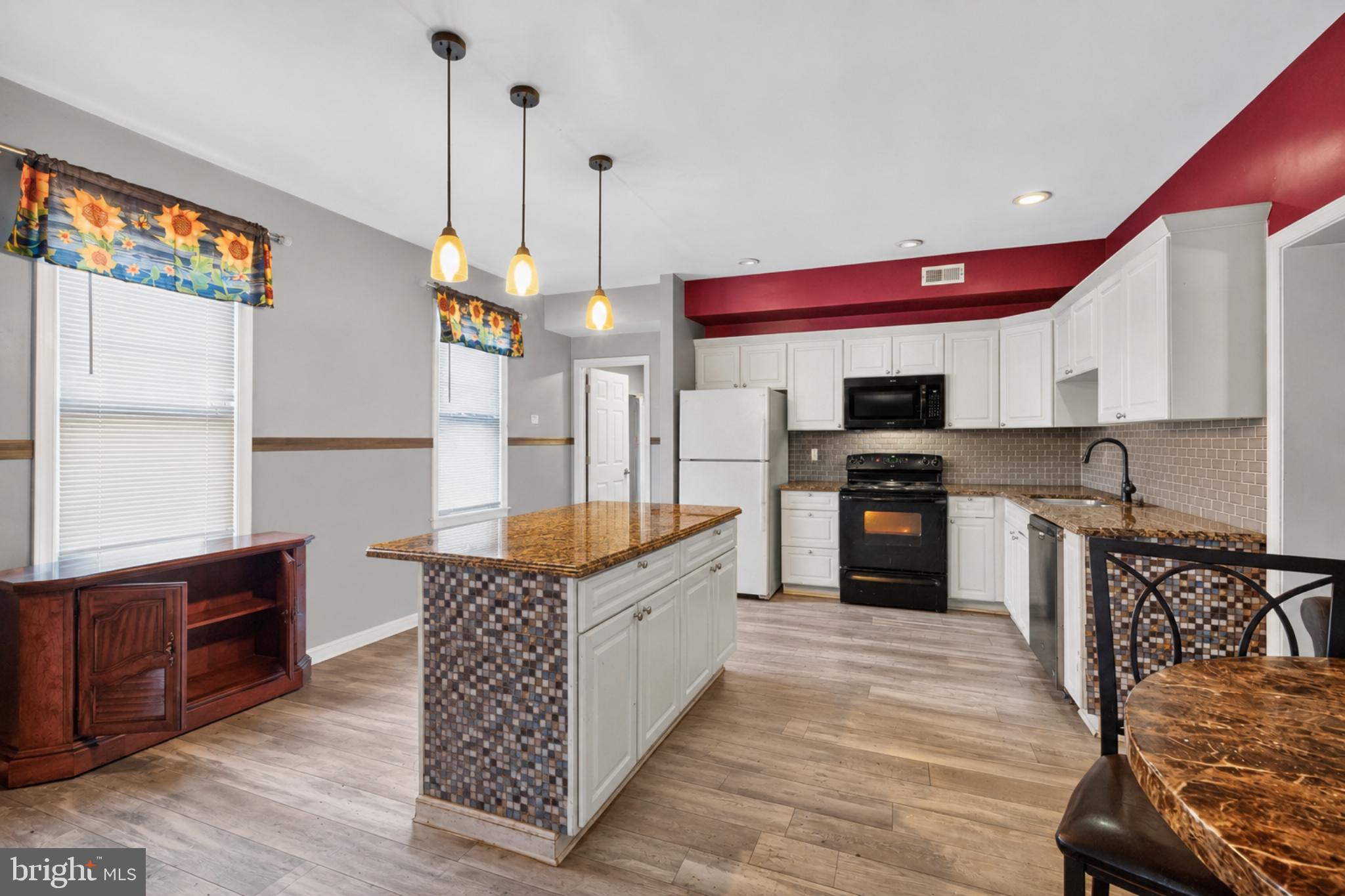 216 WEINER AVENUE