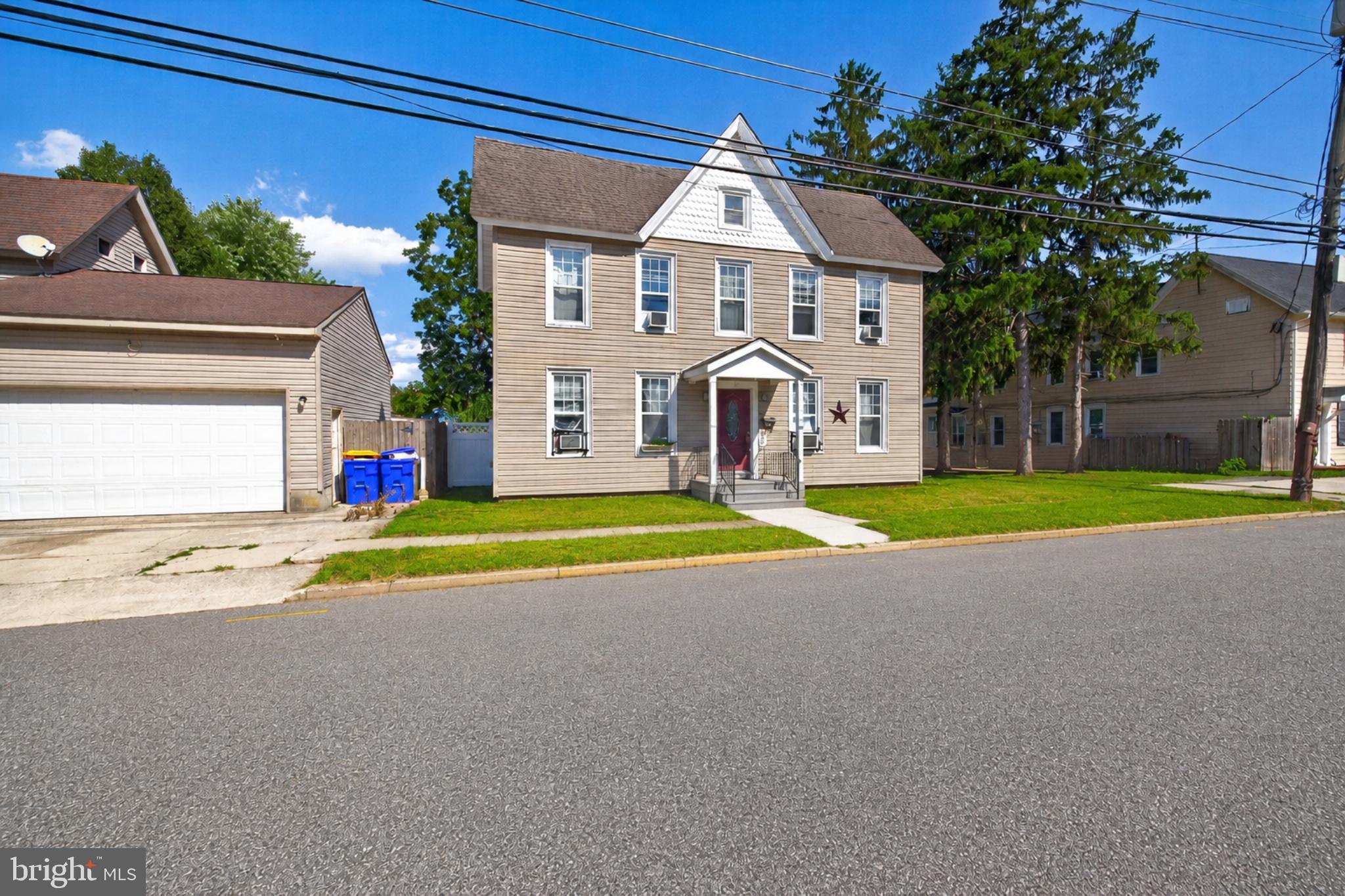 216 WEINER AVENUE