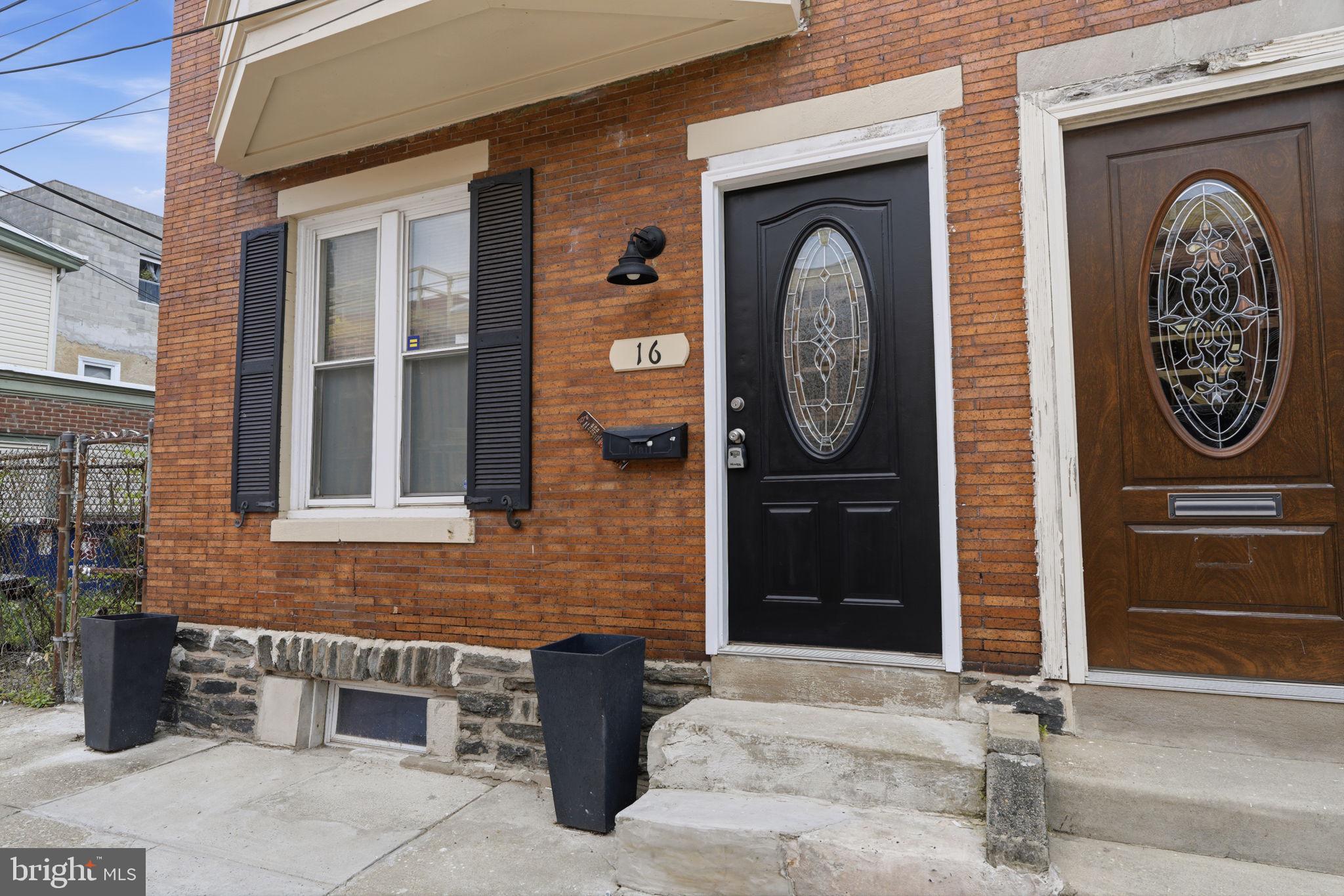 16 W PENN STREET