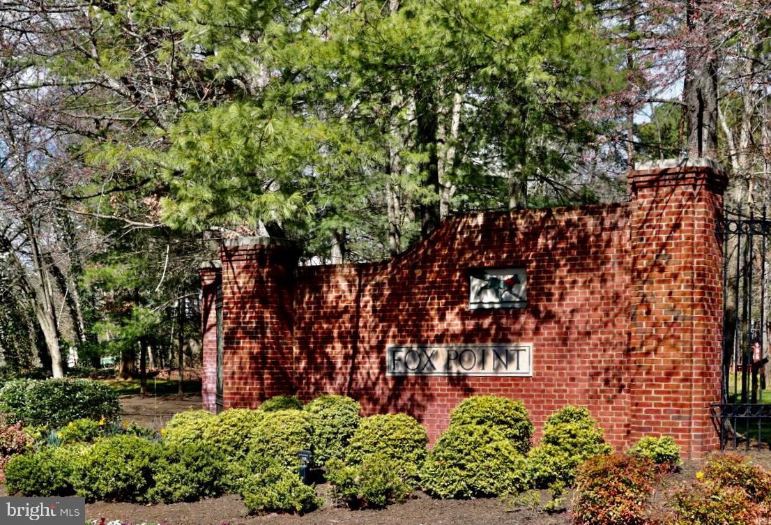 FOX POINT - Residential