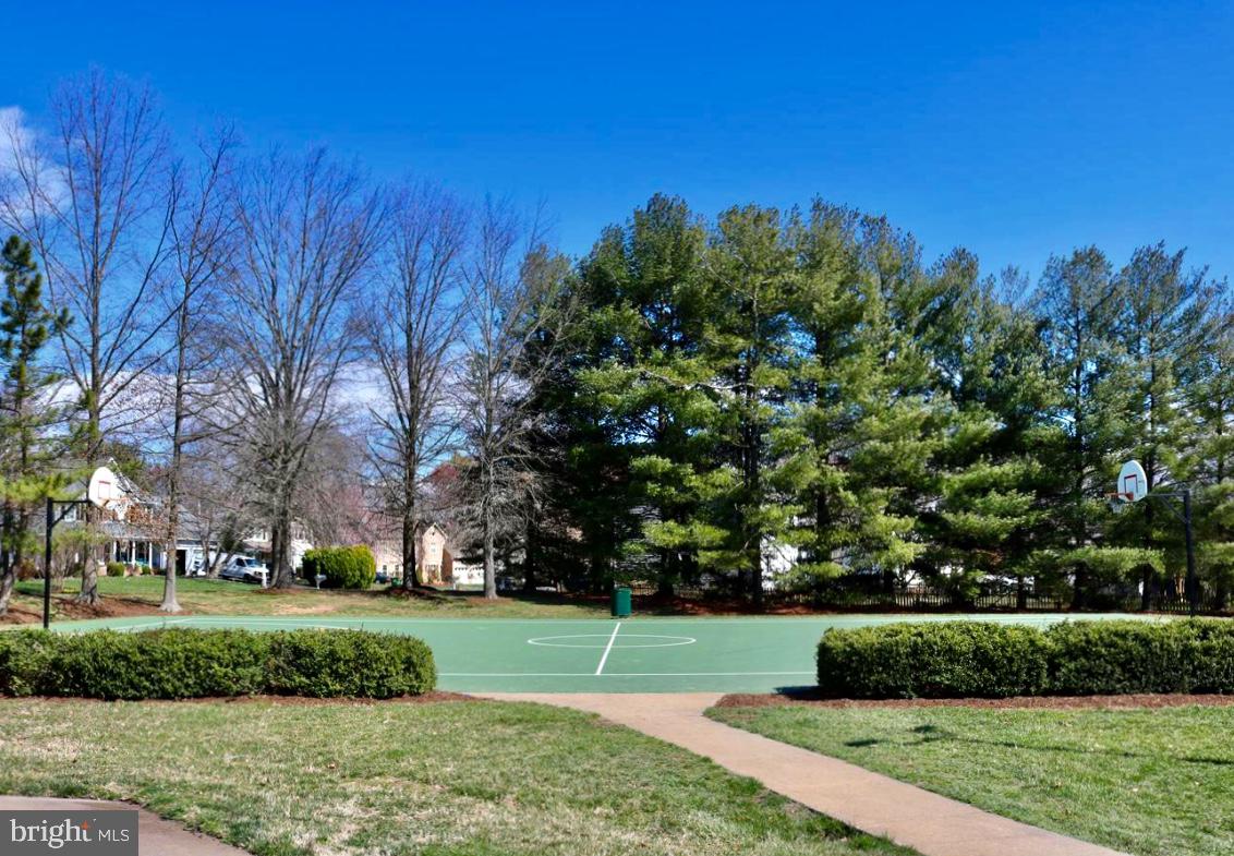 FOX POINT - Residential