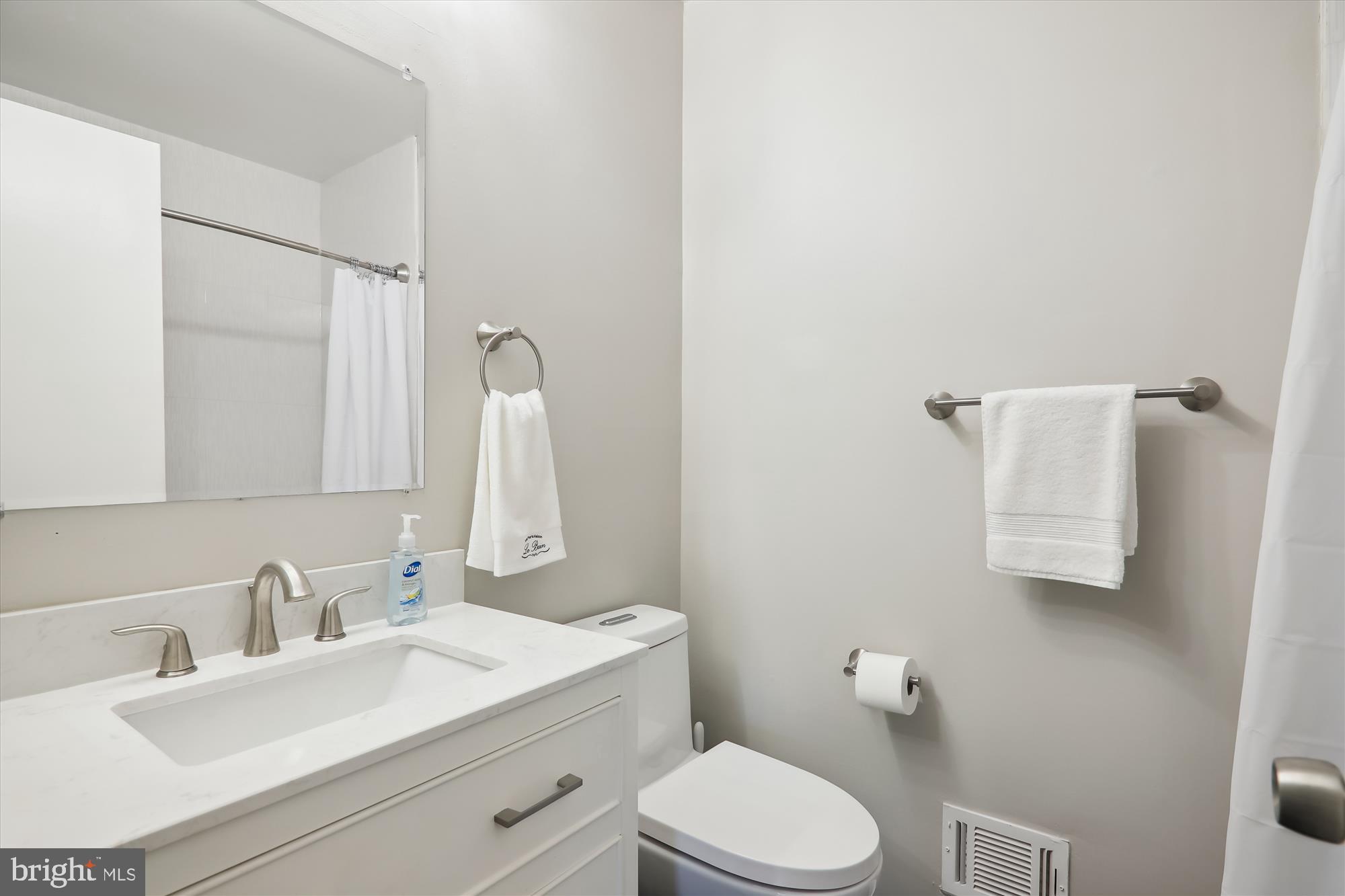 COLLEGE VIEW - Residential Lease