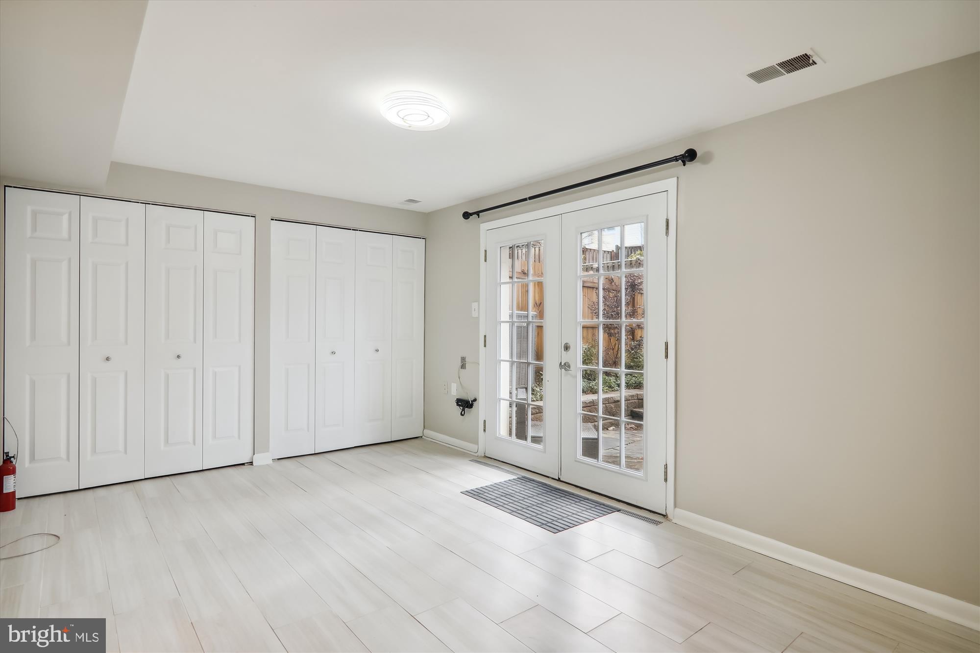 COLLEGE VIEW - Residential Lease