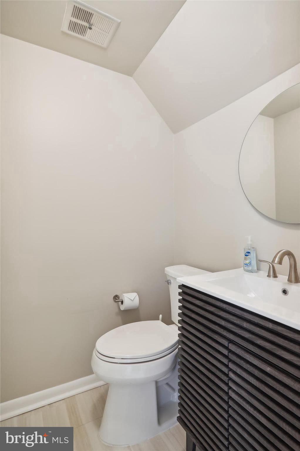 COLLEGE VIEW - Residential Lease