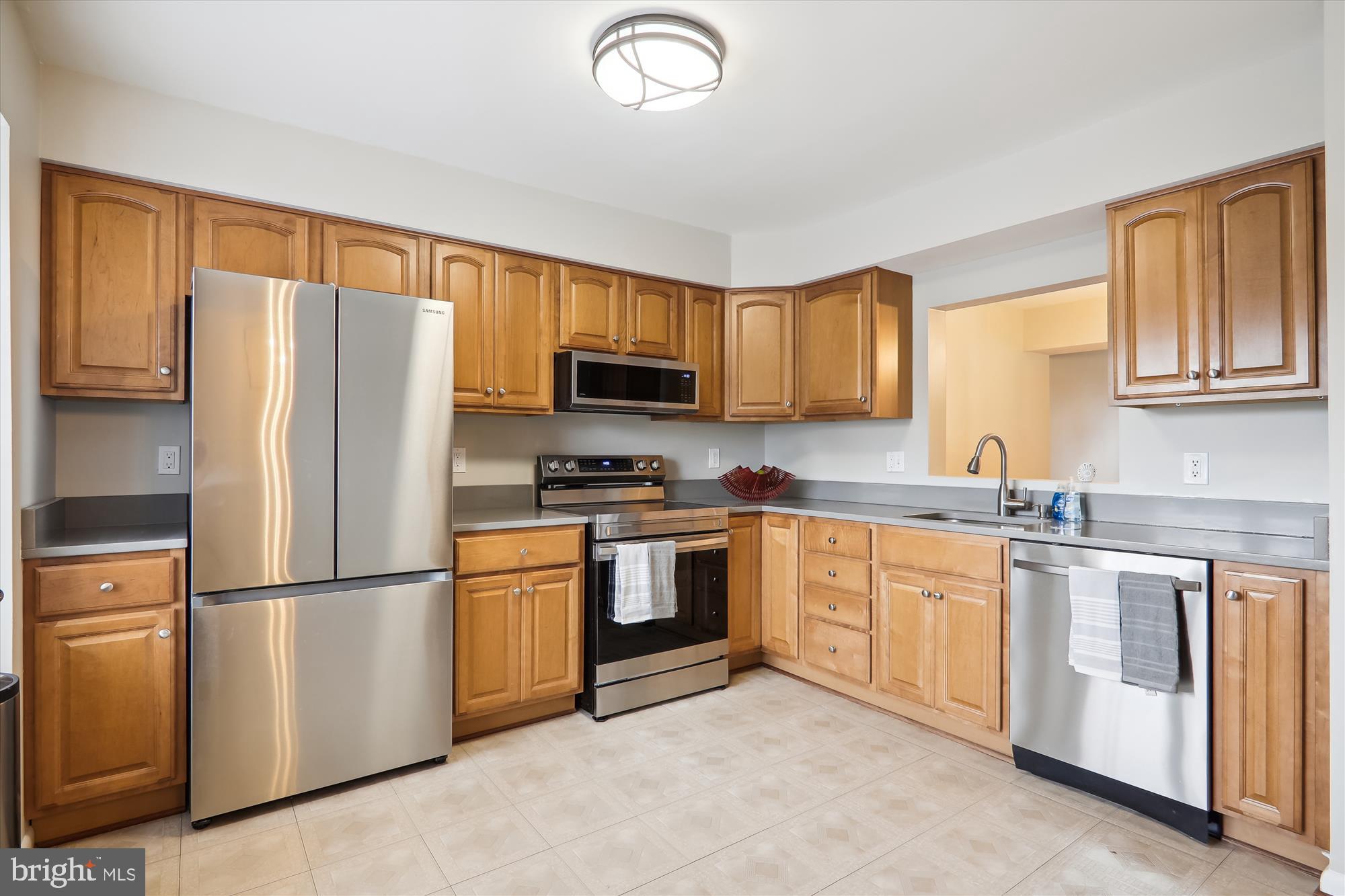 COLLEGE VIEW - Residential Lease