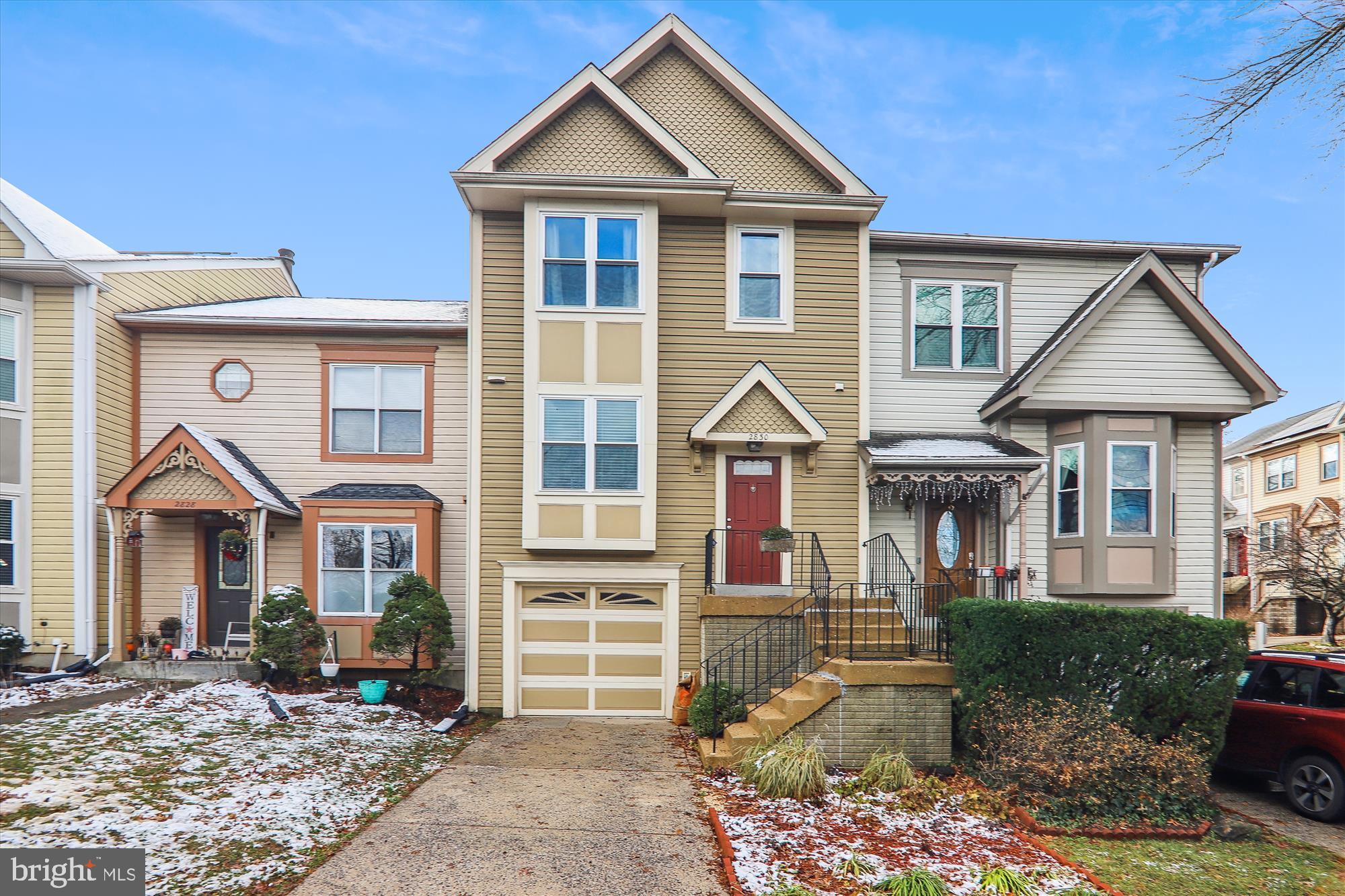 COLLEGE VIEW - Residential Lease