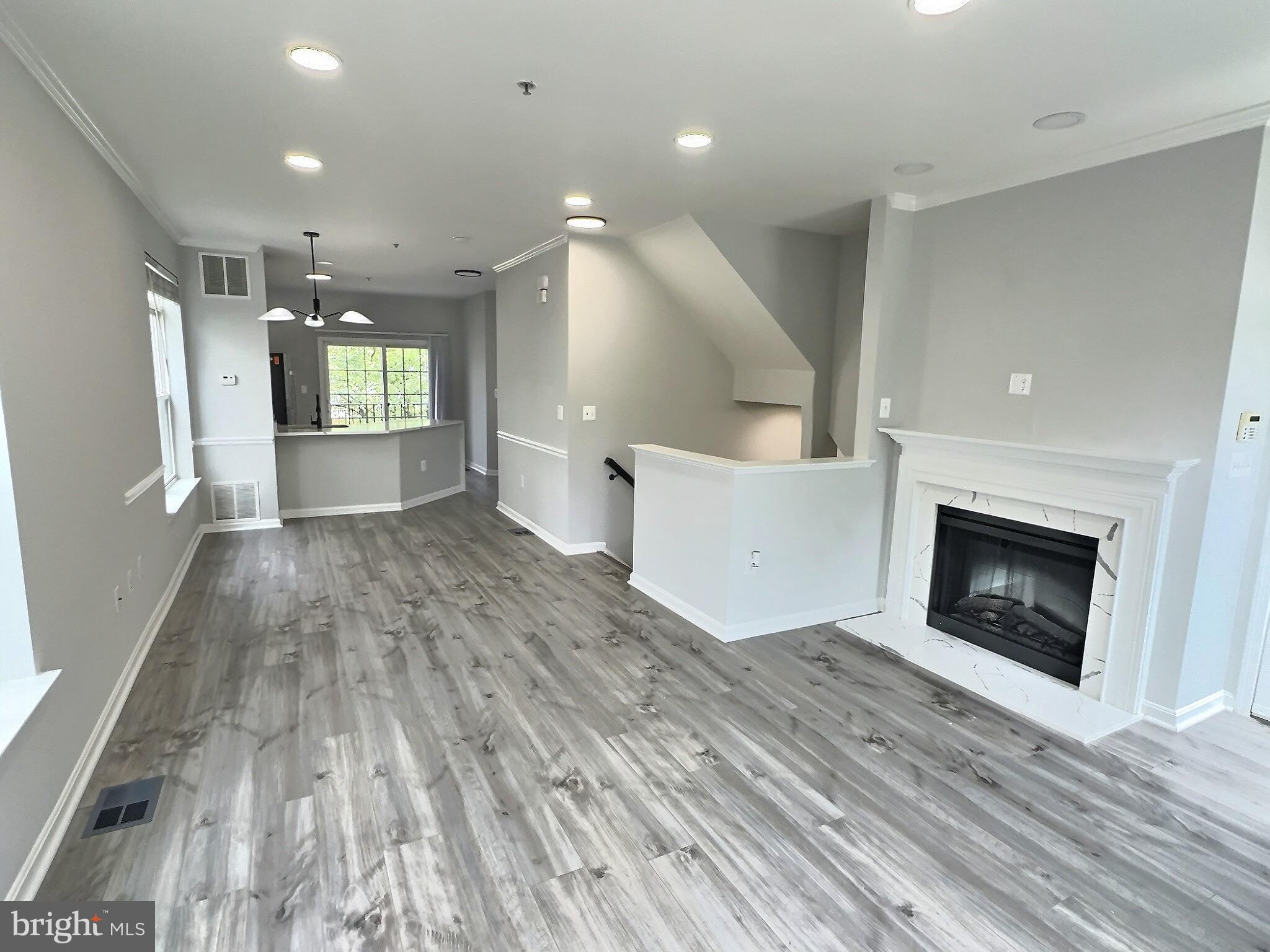 5548 CAPITAL GATEWAY DRIVE 393