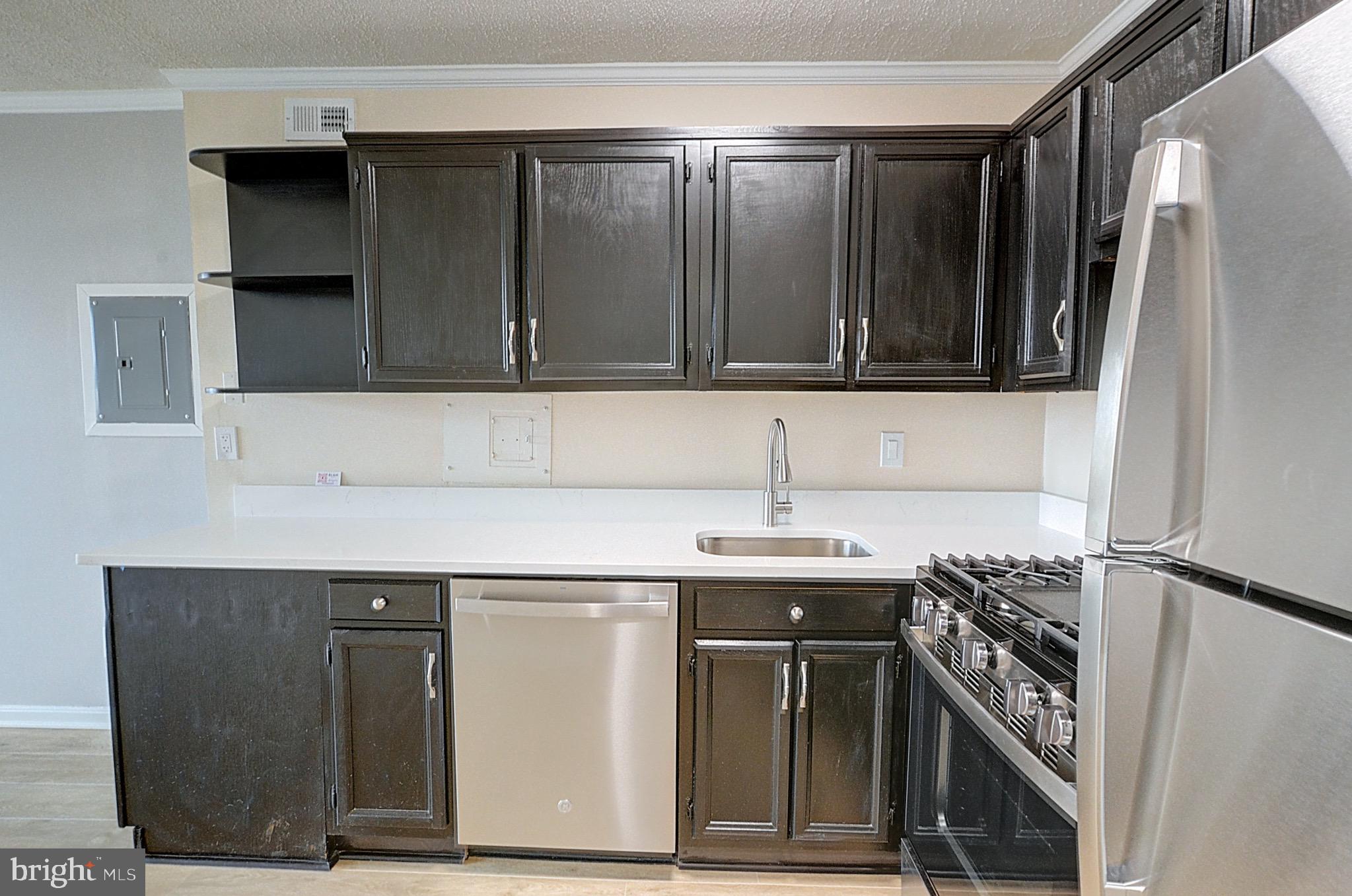 PROMENADE TOWERS - Residential