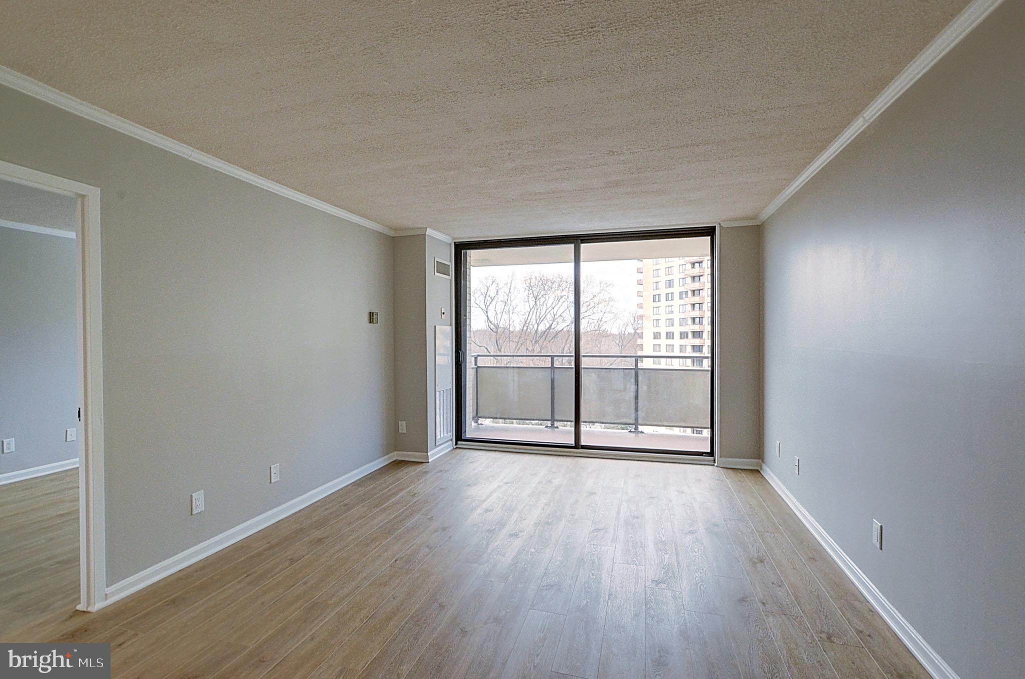 PROMENADE TOWERS - Residential