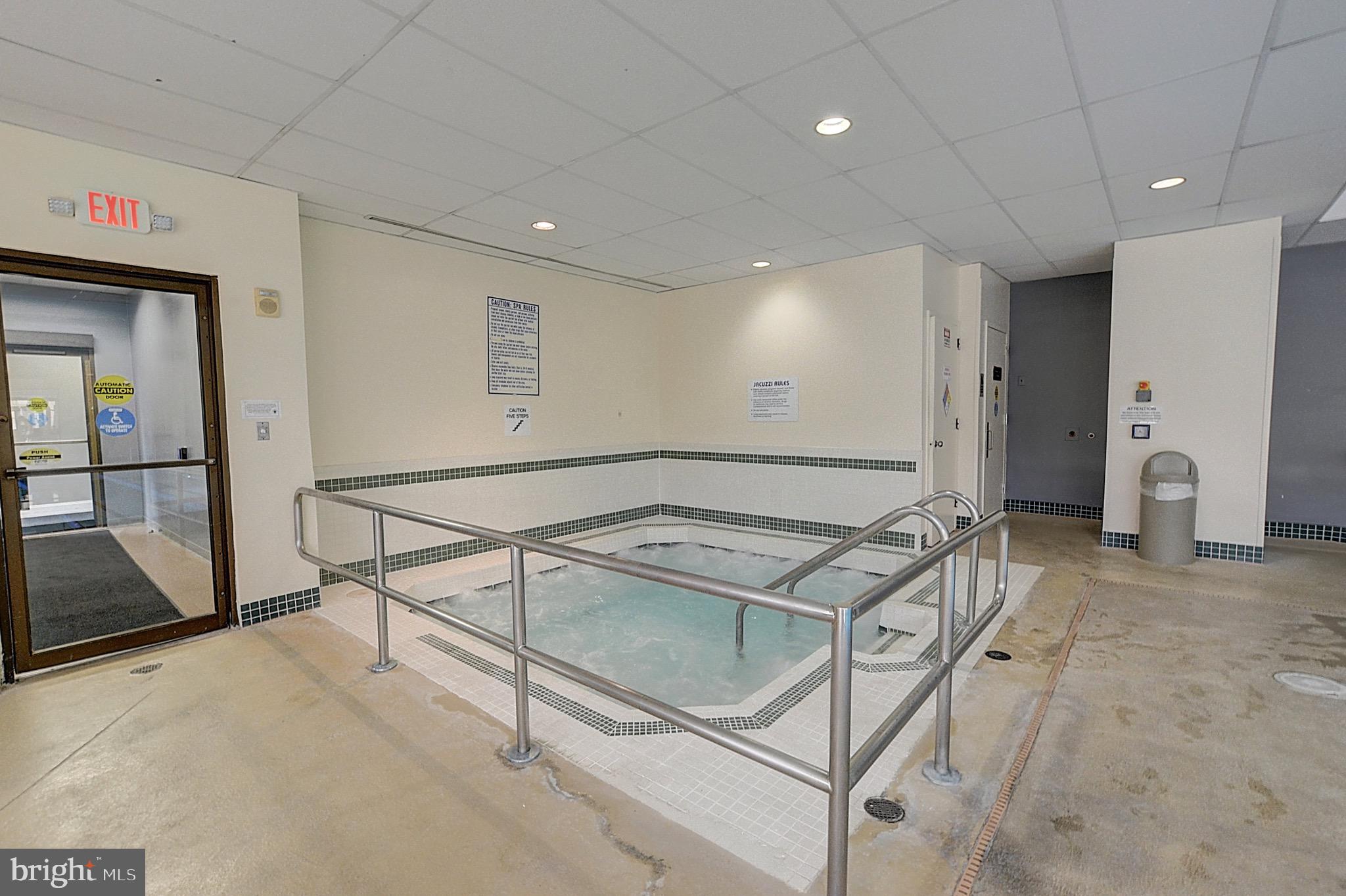 PROMENADE TOWERS - Residential