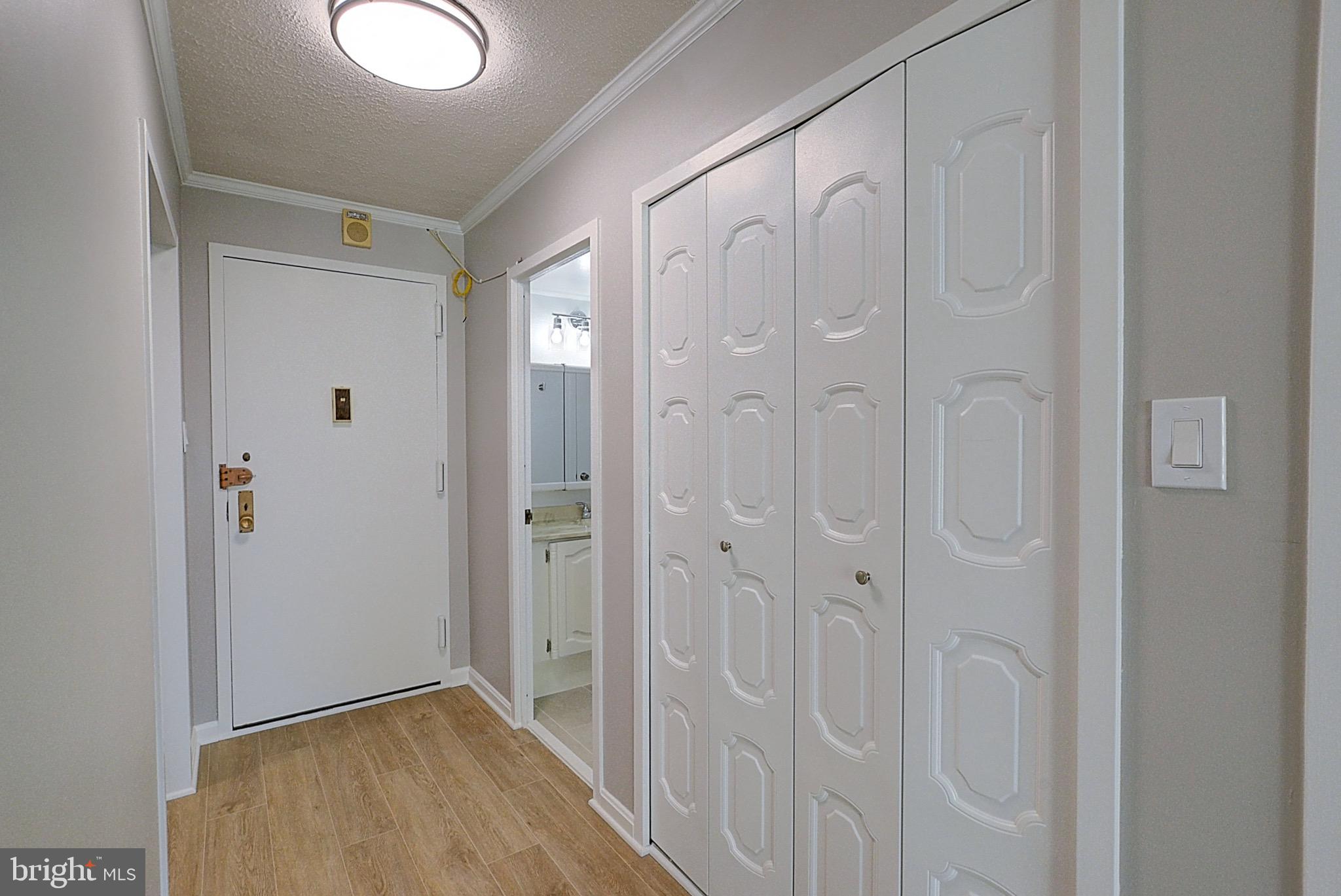 PROMENADE TOWERS - Residential