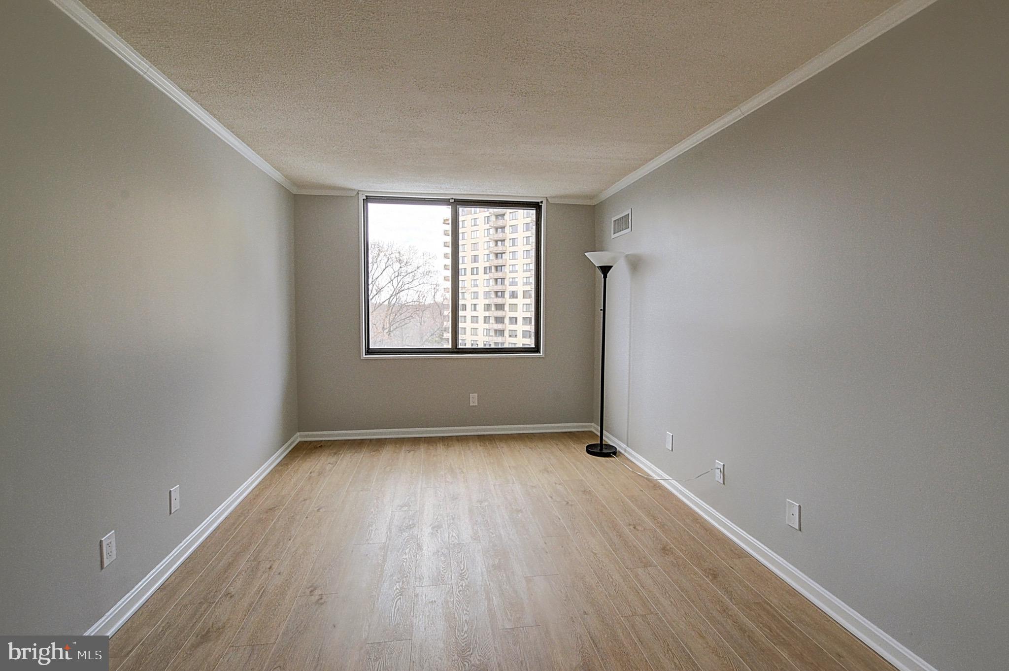 PROMENADE TOWERS - Residential