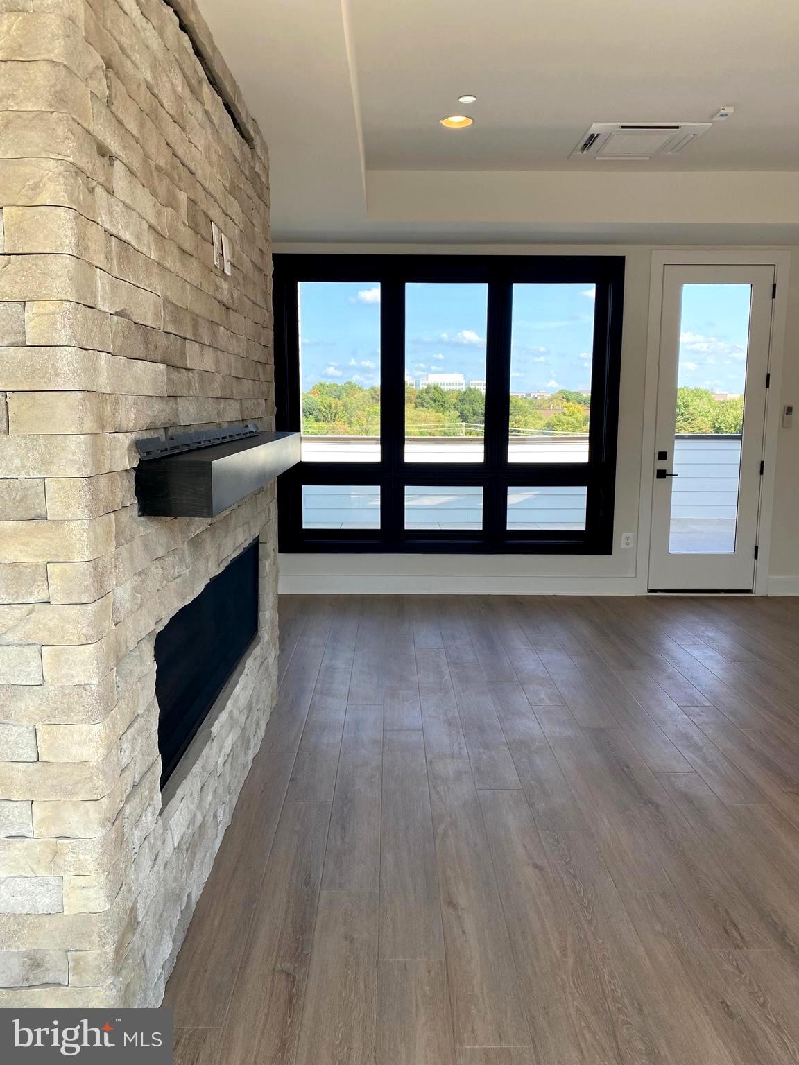 THE GROVE - Residential