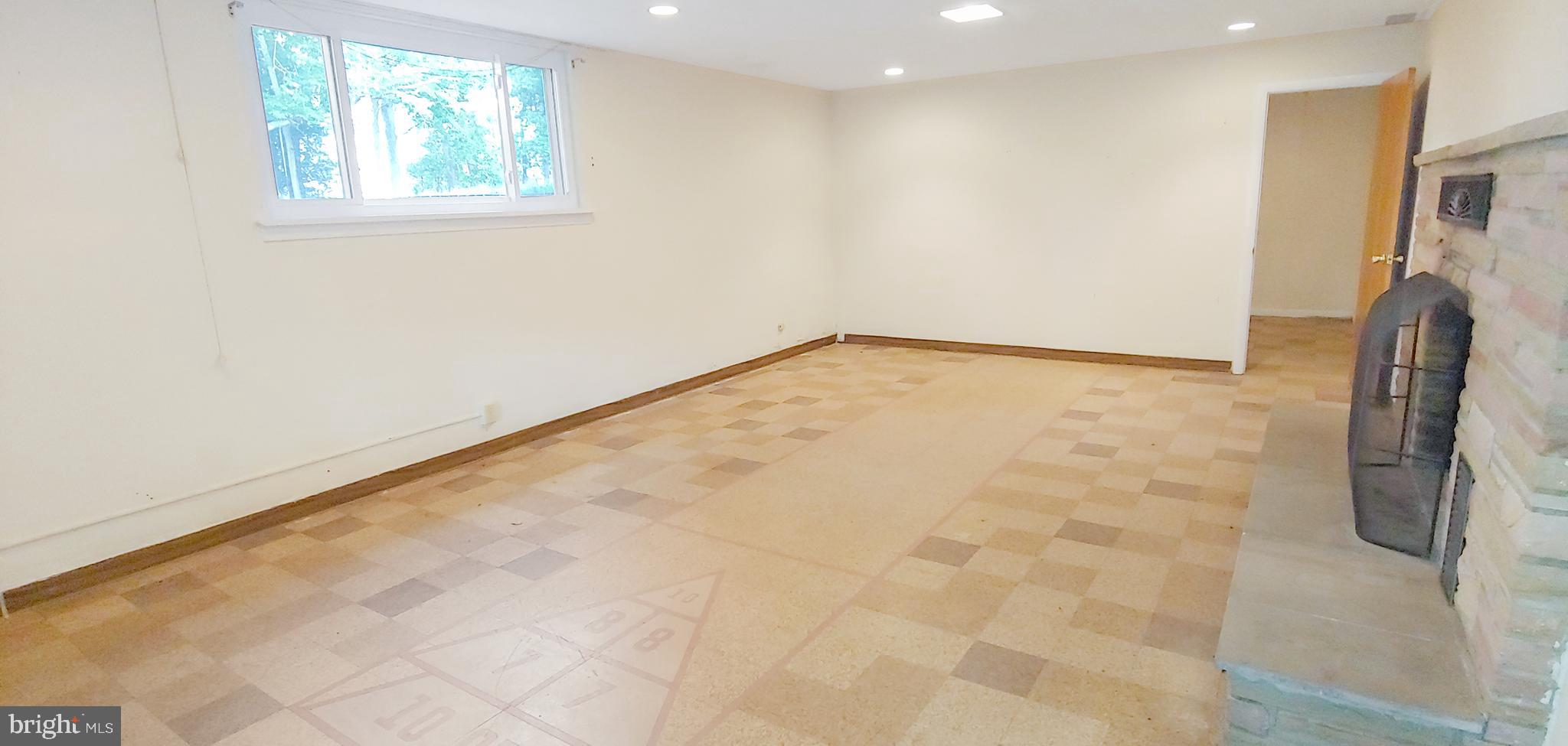 HALF PONE POINT - Residential