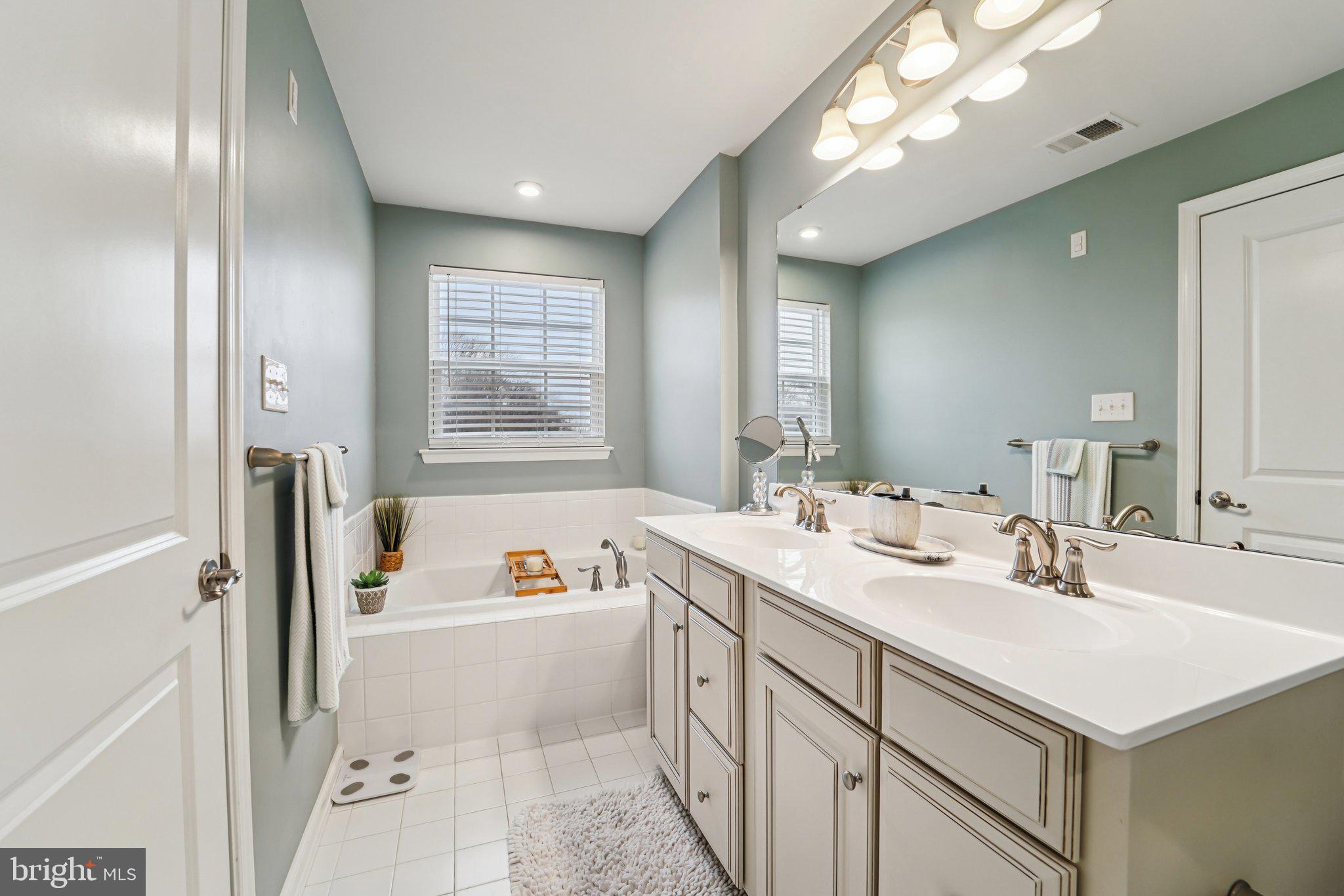 EASTAMPTON VILLAGE C - Residential