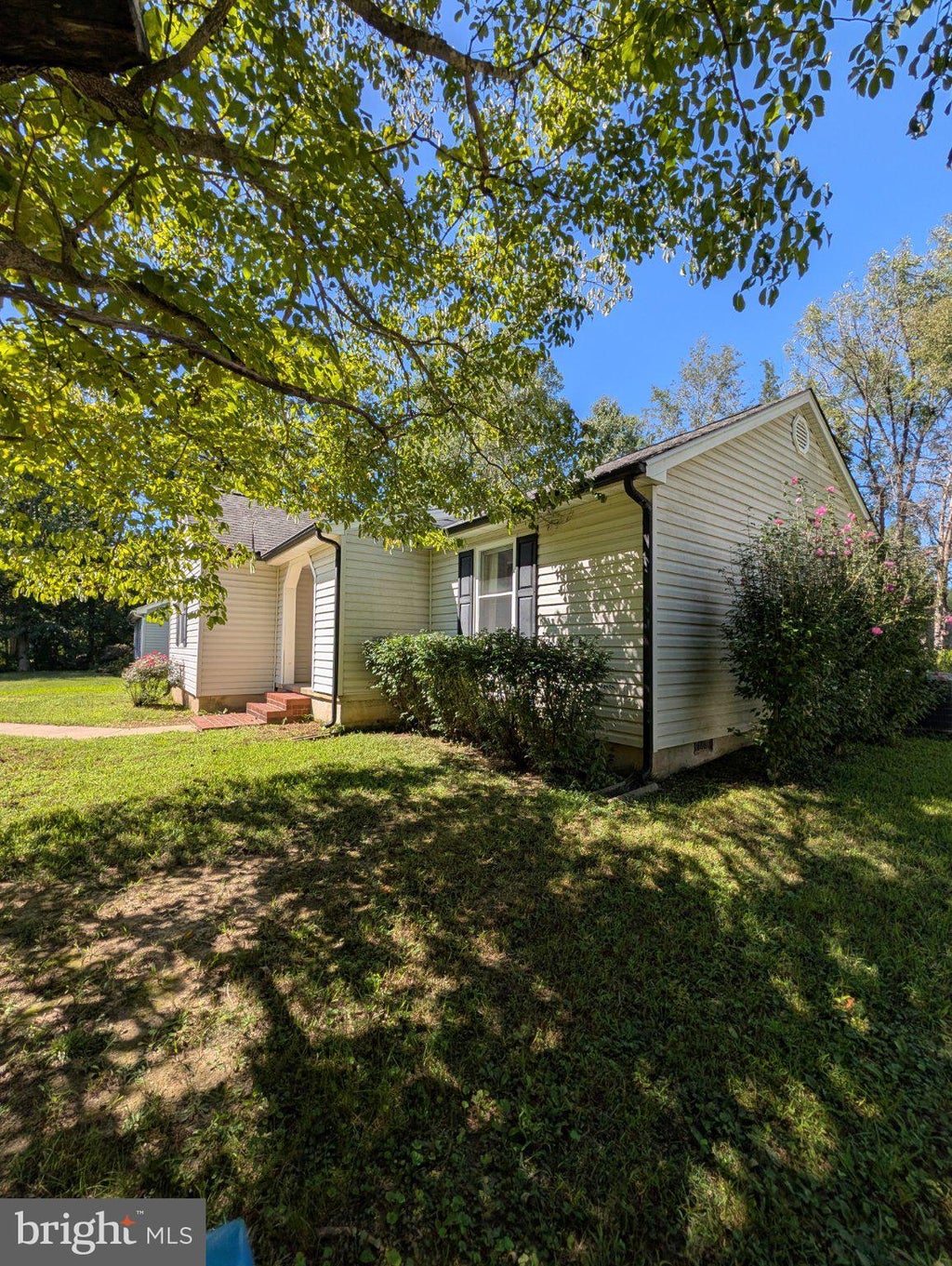 Photo of 215 Hamilton Drive, RUTHER GLEN, VA 22546 (MLS # VACV2011064)